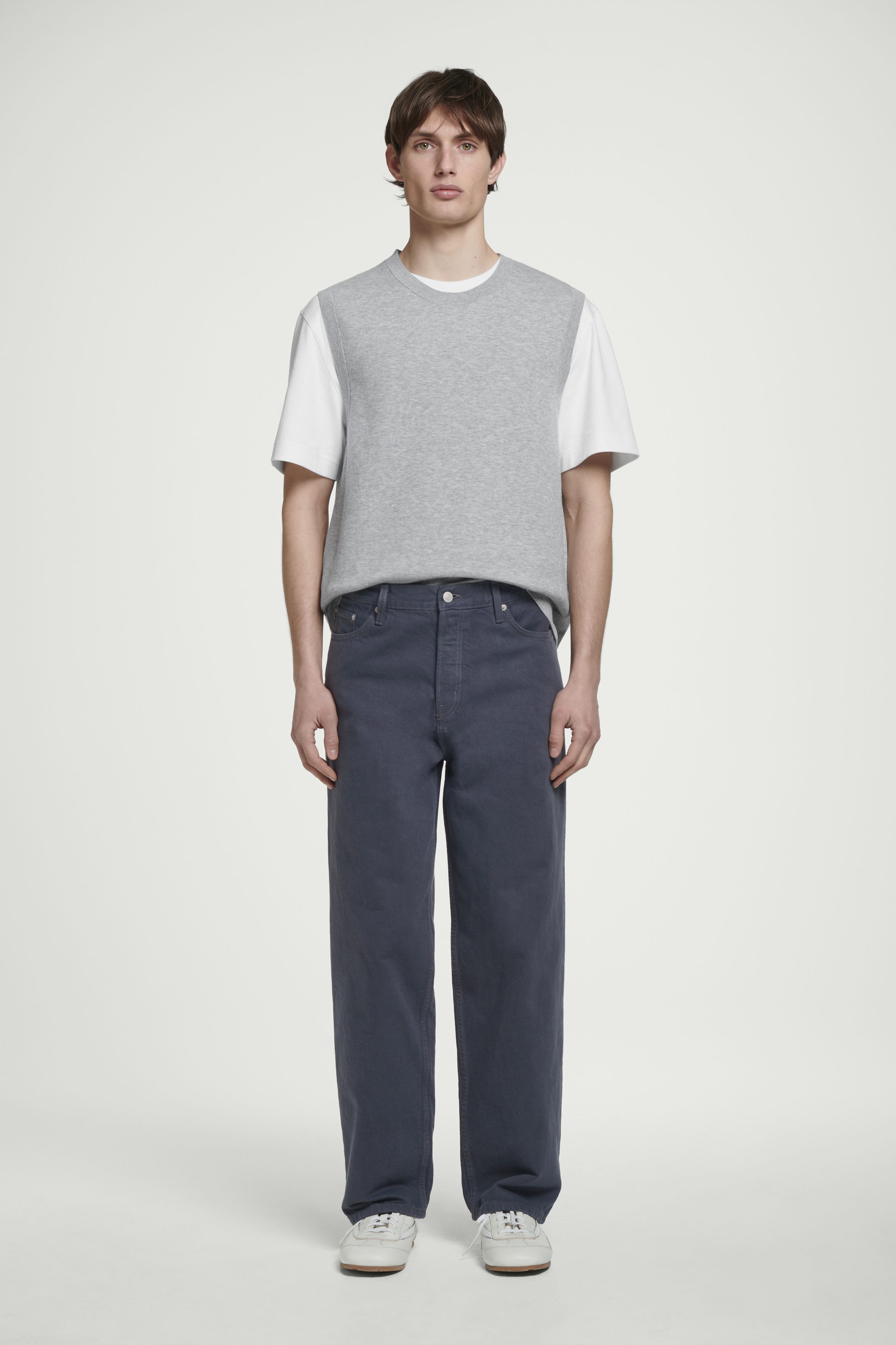 【新品】COS/SHIFT STRAIGHT-LEG JEANS ダークグレー 新品】COS/SHIFT STRAIGHT-LEG JEANS ダークグレー