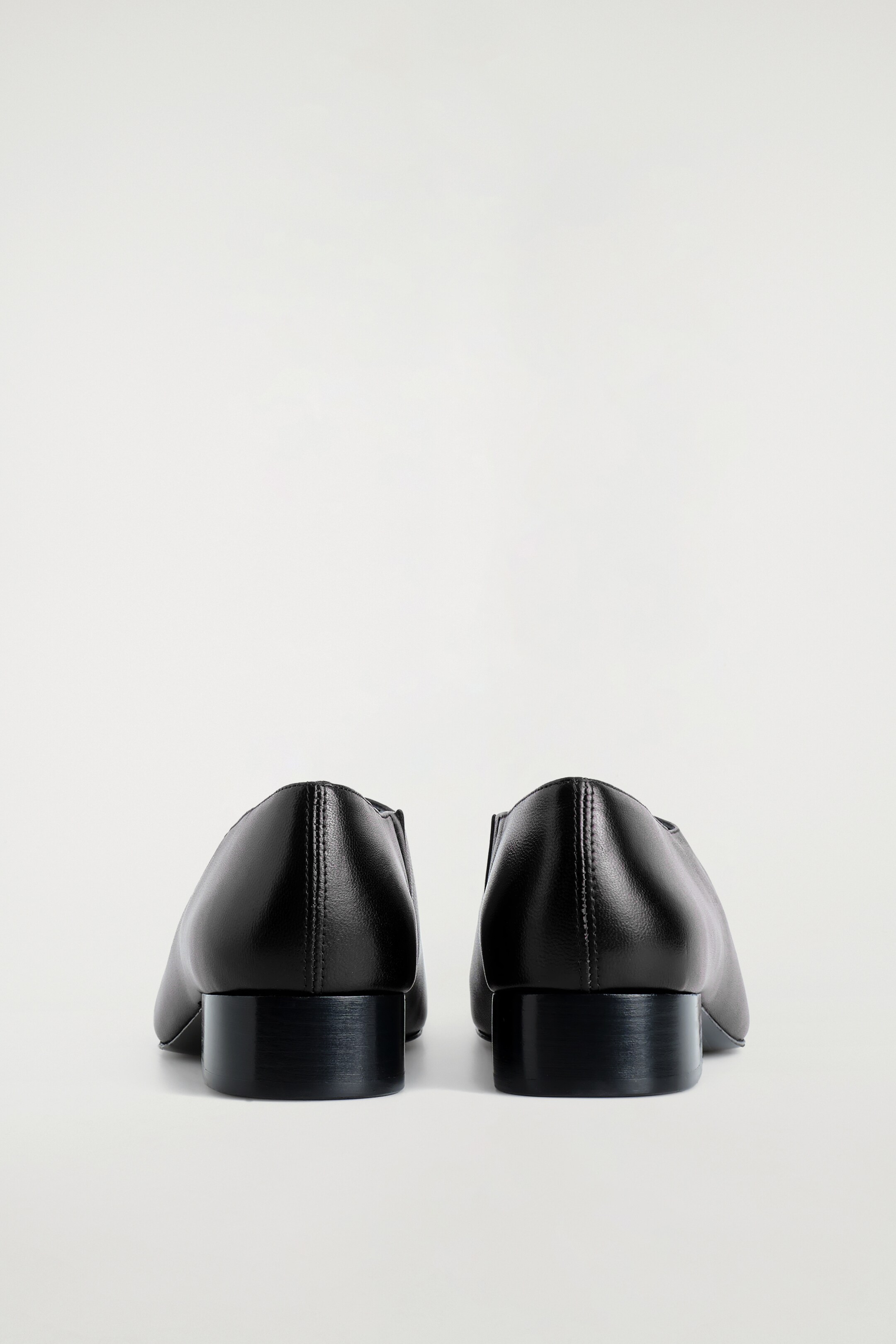 Vezi imaginea mai mare: SQUARE-TOE LEATHER HEELED SHOES - BLACK - FEMEI | H&M RO 6