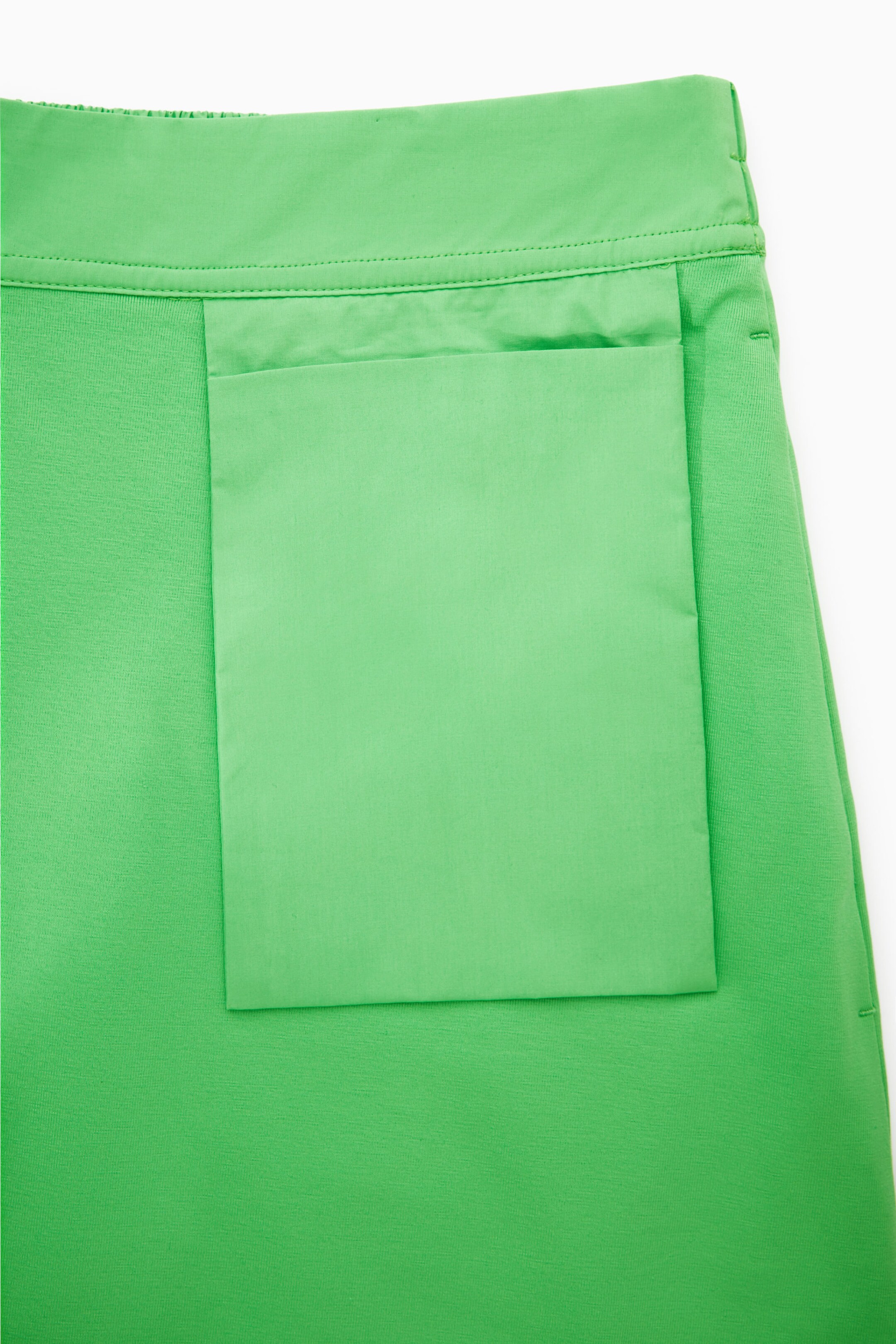 StillMedia/DescriptiveDetail