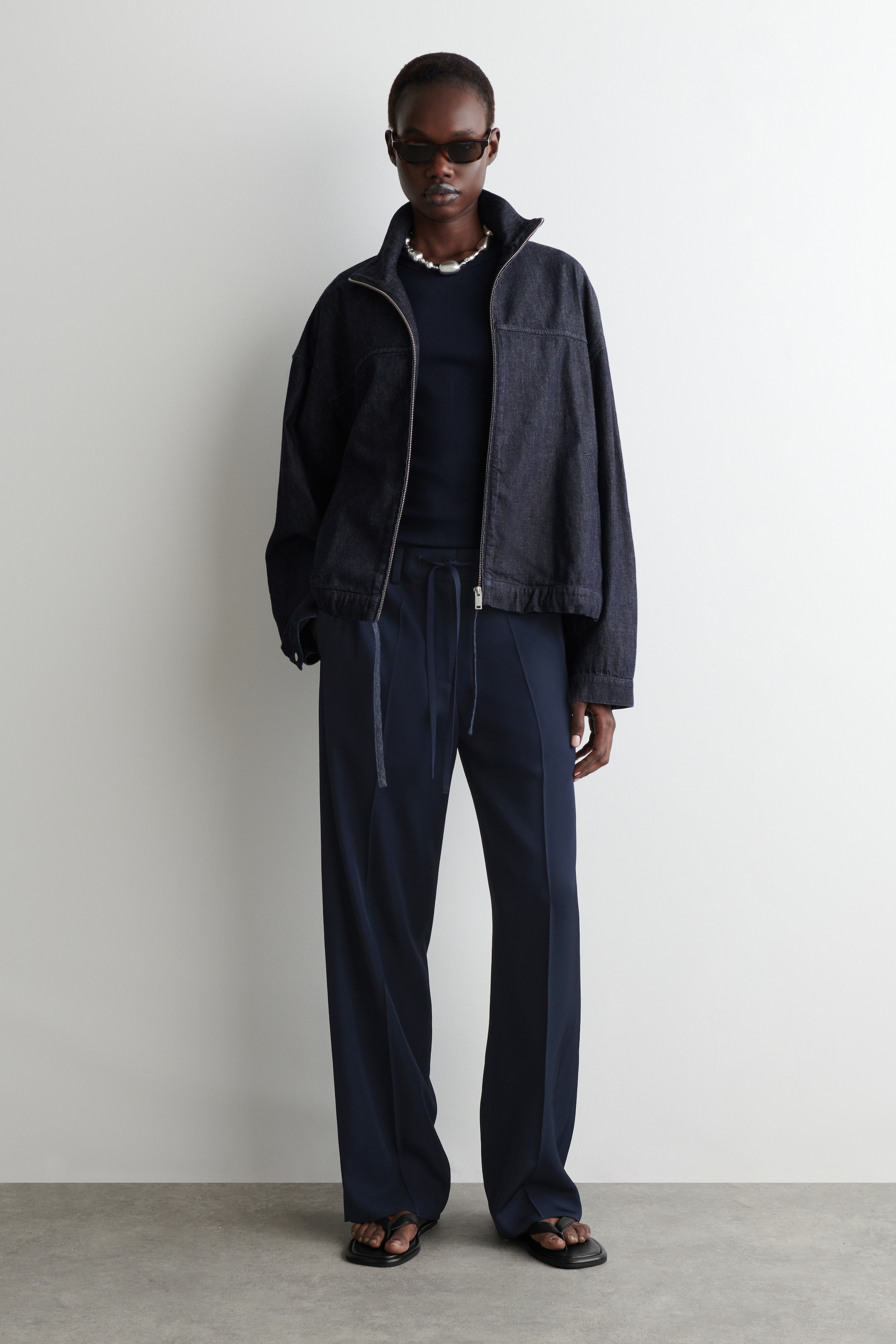 Visualizza immagine più grande: CANOTTA CON LAVORAZIONE A COSTE - BLU NAVY - DONNA | H&M IT 3