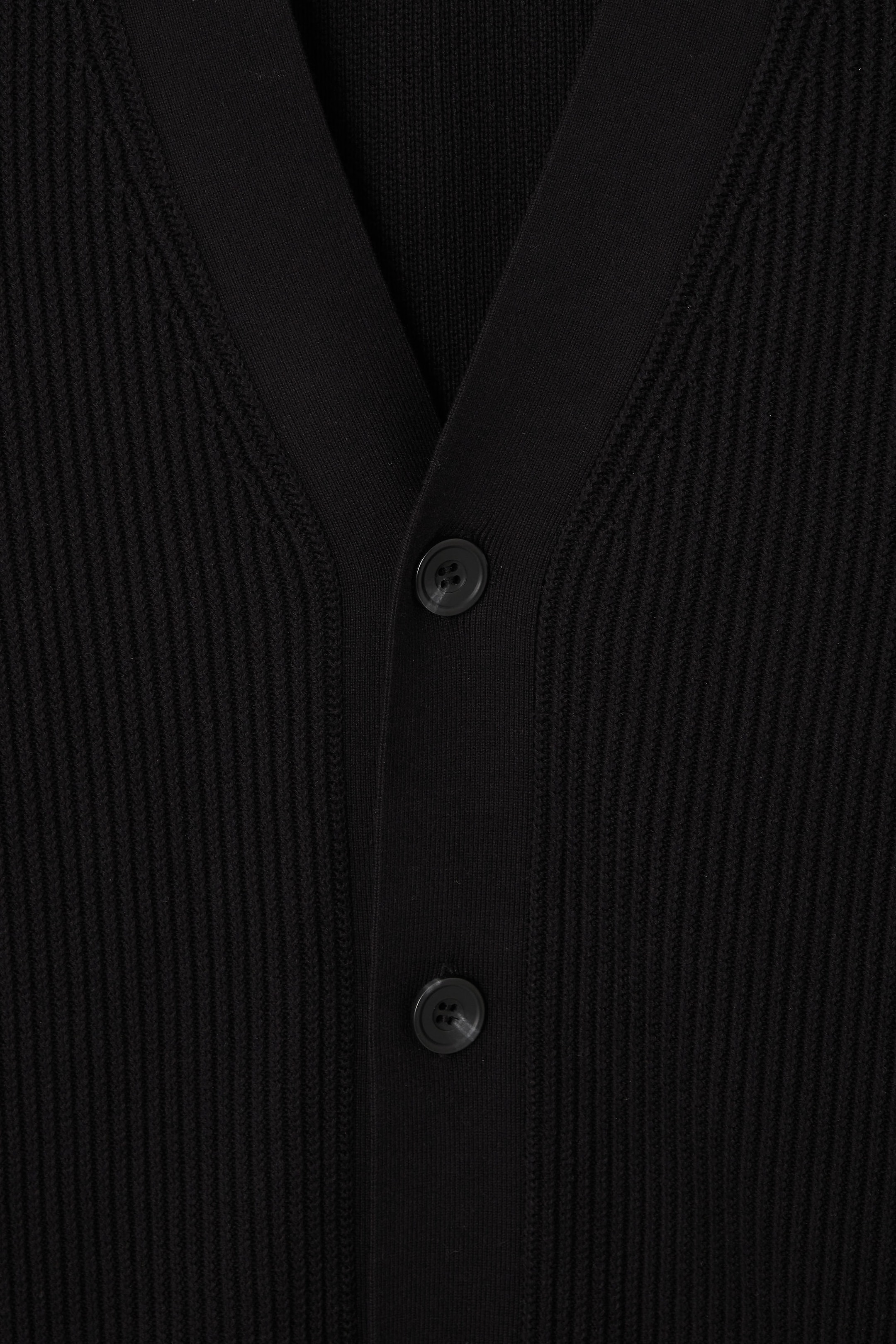 StillMedia/DescriptiveDetail