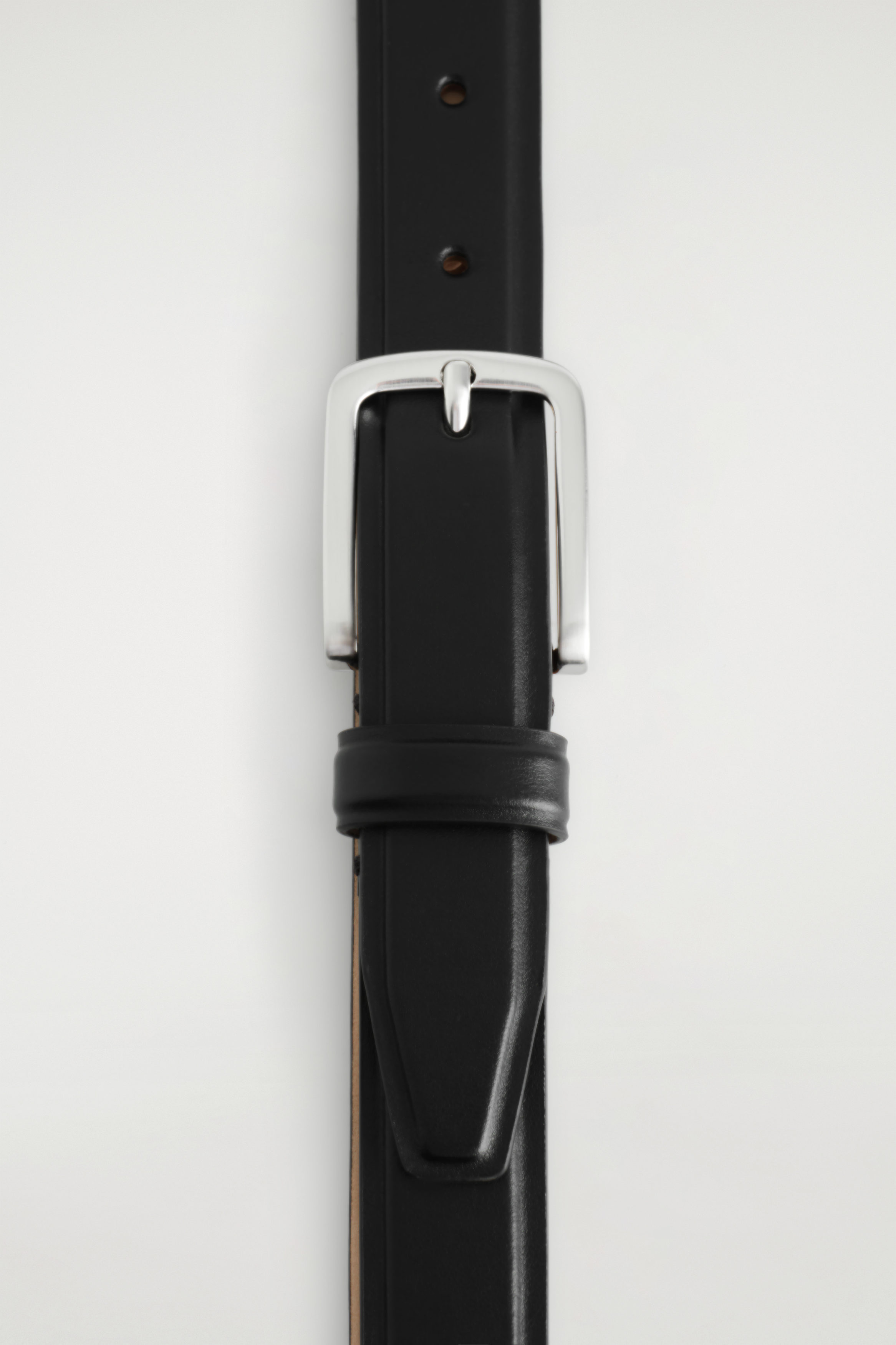 ブラックCOS レザーベルト SKINNY LEATHER BELT スキニーレザーベルト｜COS コス 公式