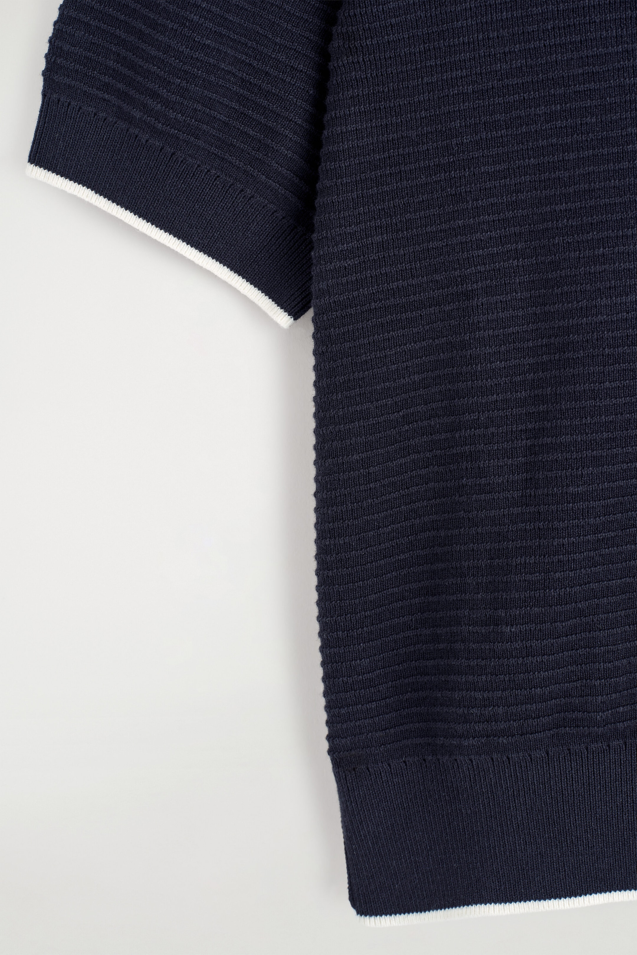 StillMedia/DescriptiveDetail