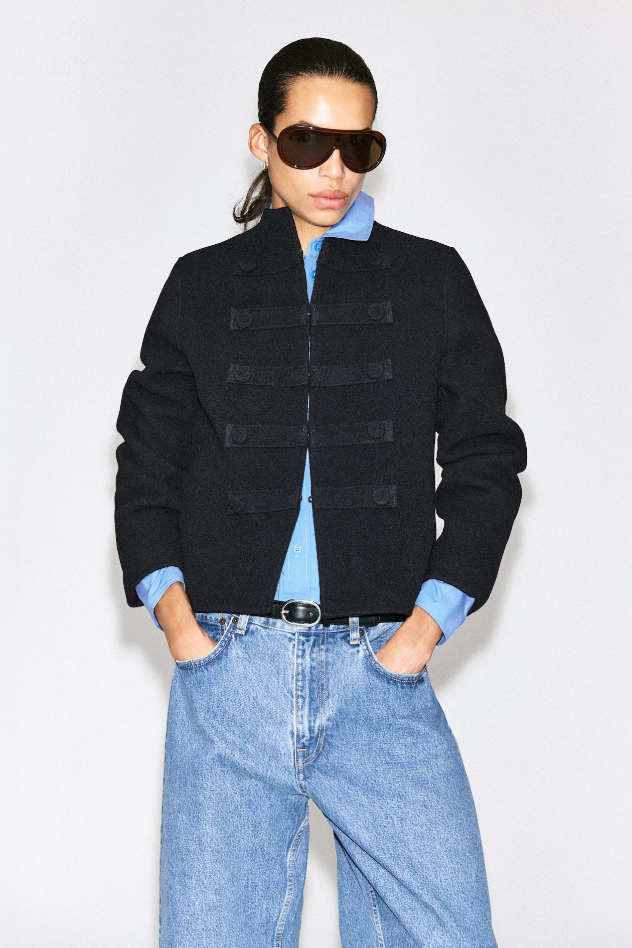 INLET CURVED-LEG JEANS — BLUE