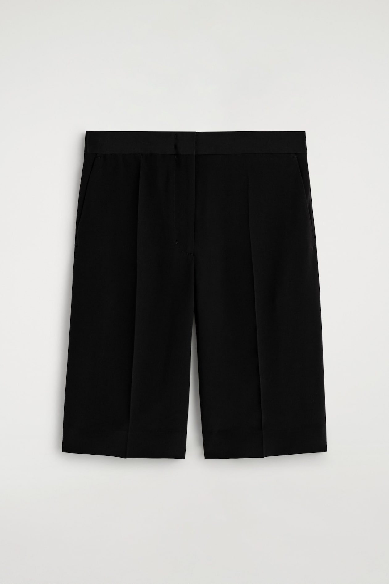 TAILORED SILK SHORTS — CARBON