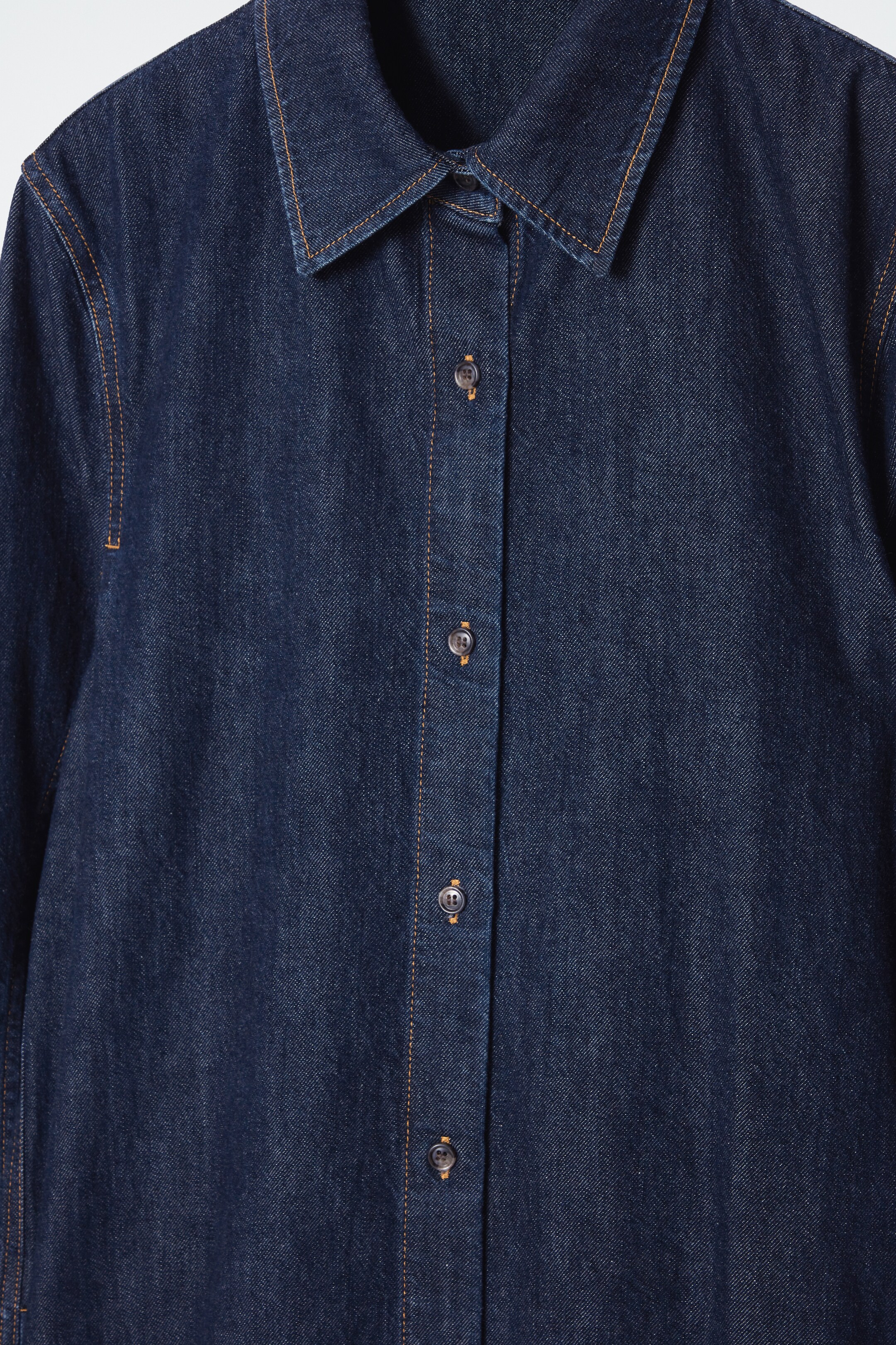 Grösseres Bild ansehen: MIDI-HEMDBLUSENKLEID AUS DENIM - DUNKlES INDIGOBLAU - DAMEN | H&M CH 2