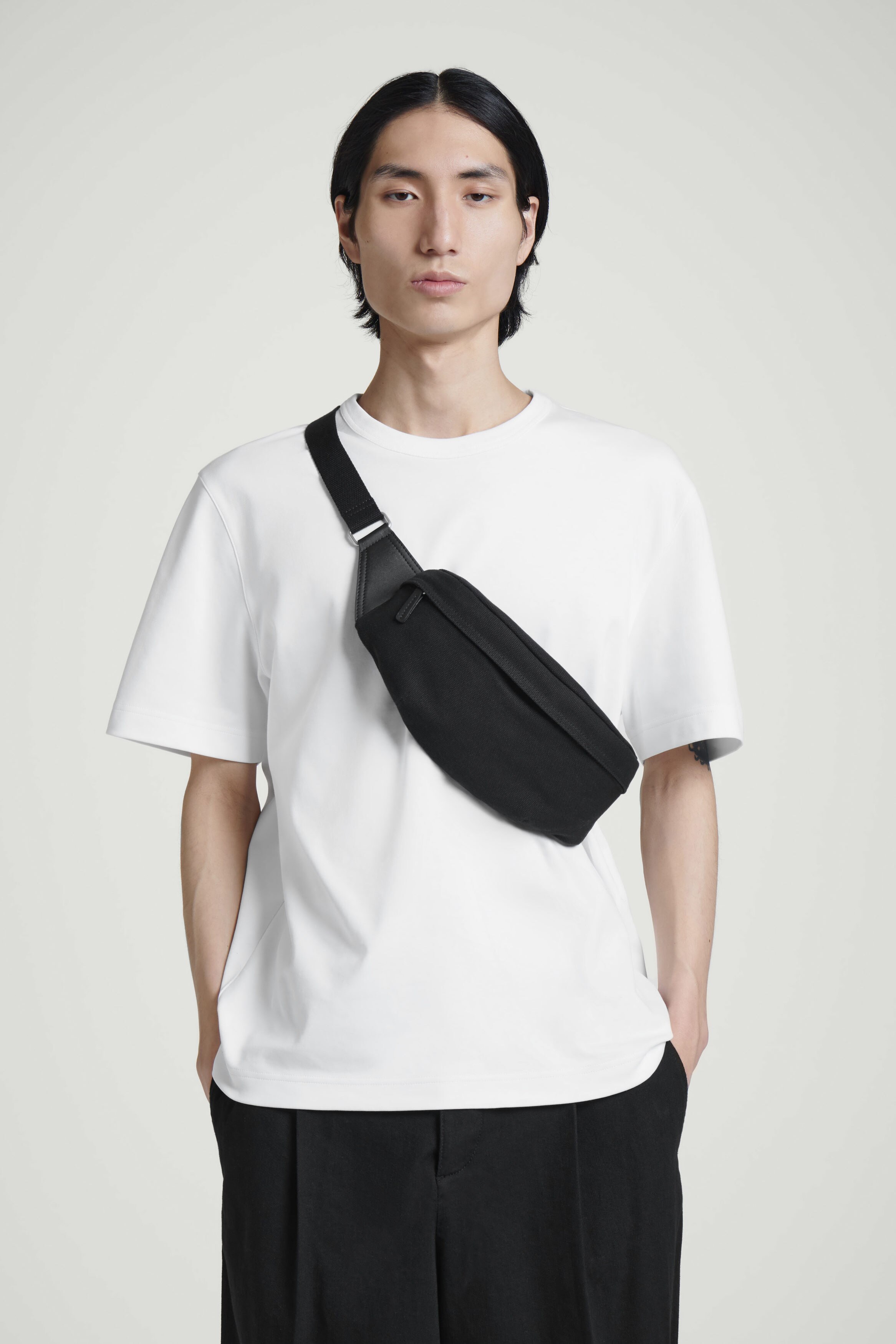 UTILITY CROSSBODY BAG - CANVAS - BLACK | COS