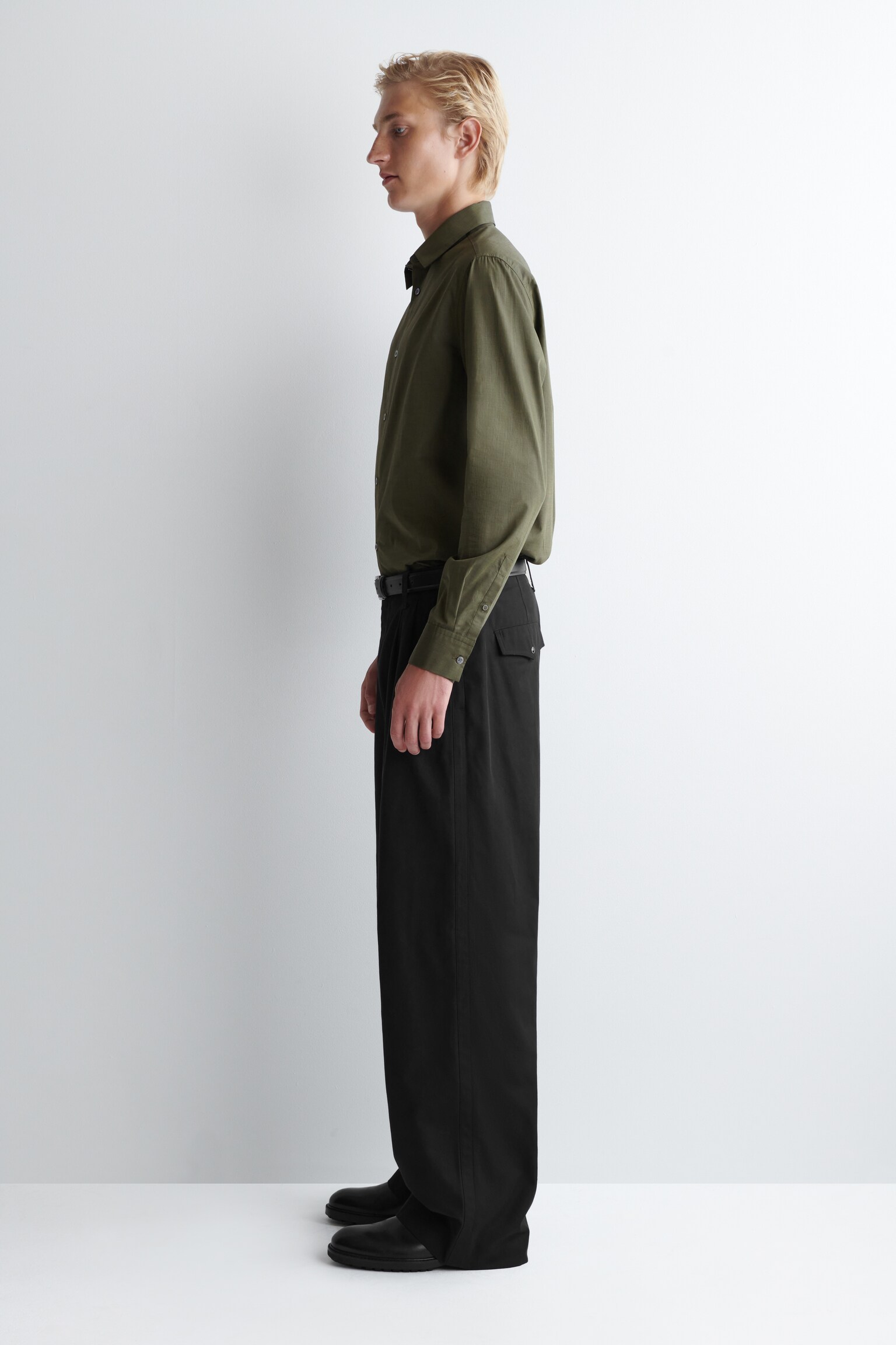 PANTALONI A GAMBA LARGA CON PIEGHE - NERO - 5