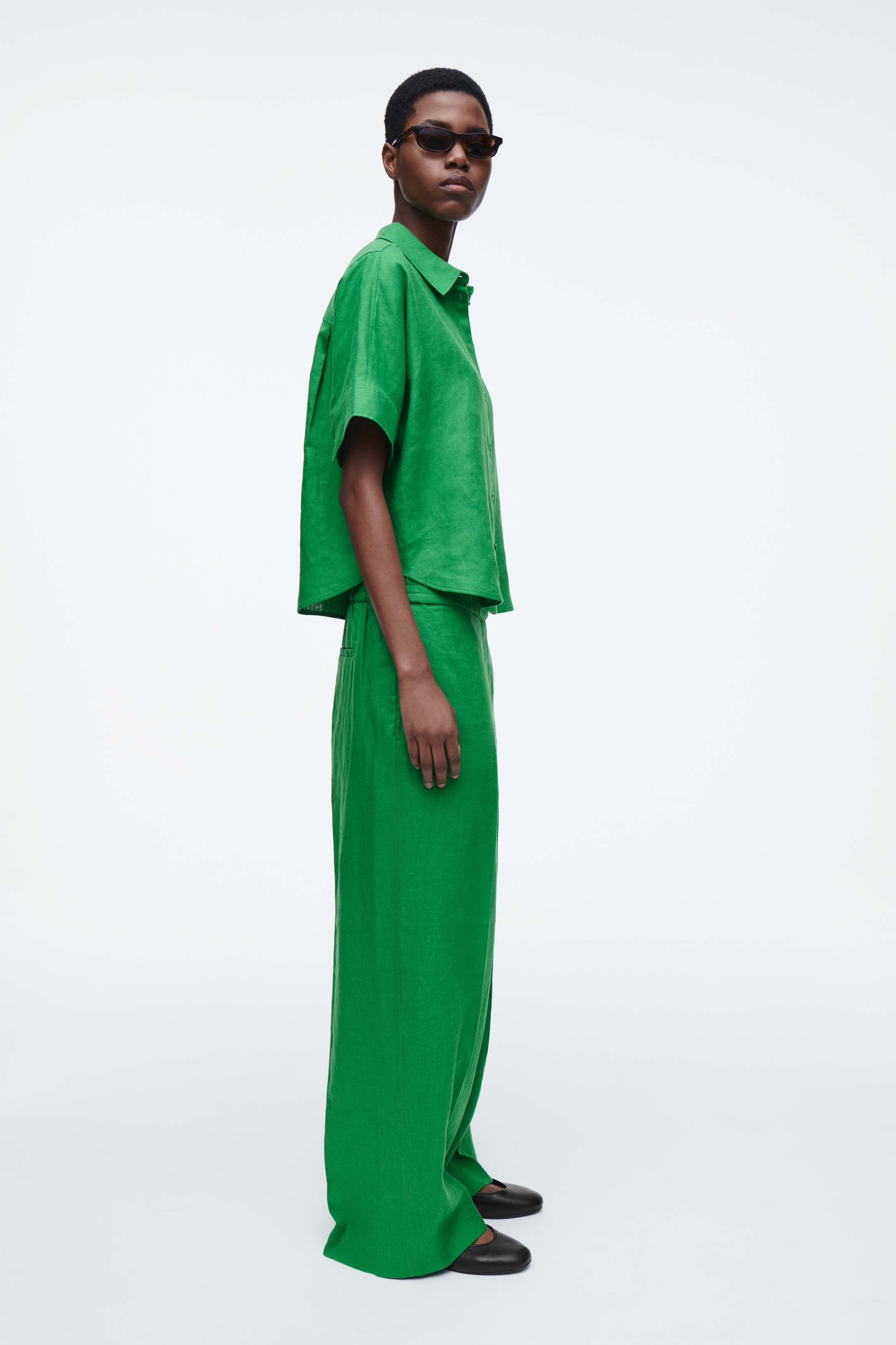 Größeres Bild ansehen: ELEGANTE LEINENHOSE MIT GERADEM BEIN - GRÜN - Ladies | H&M DE 4