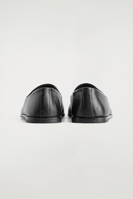 CLASSIC LEATHER LOAFERS — BLACK 2