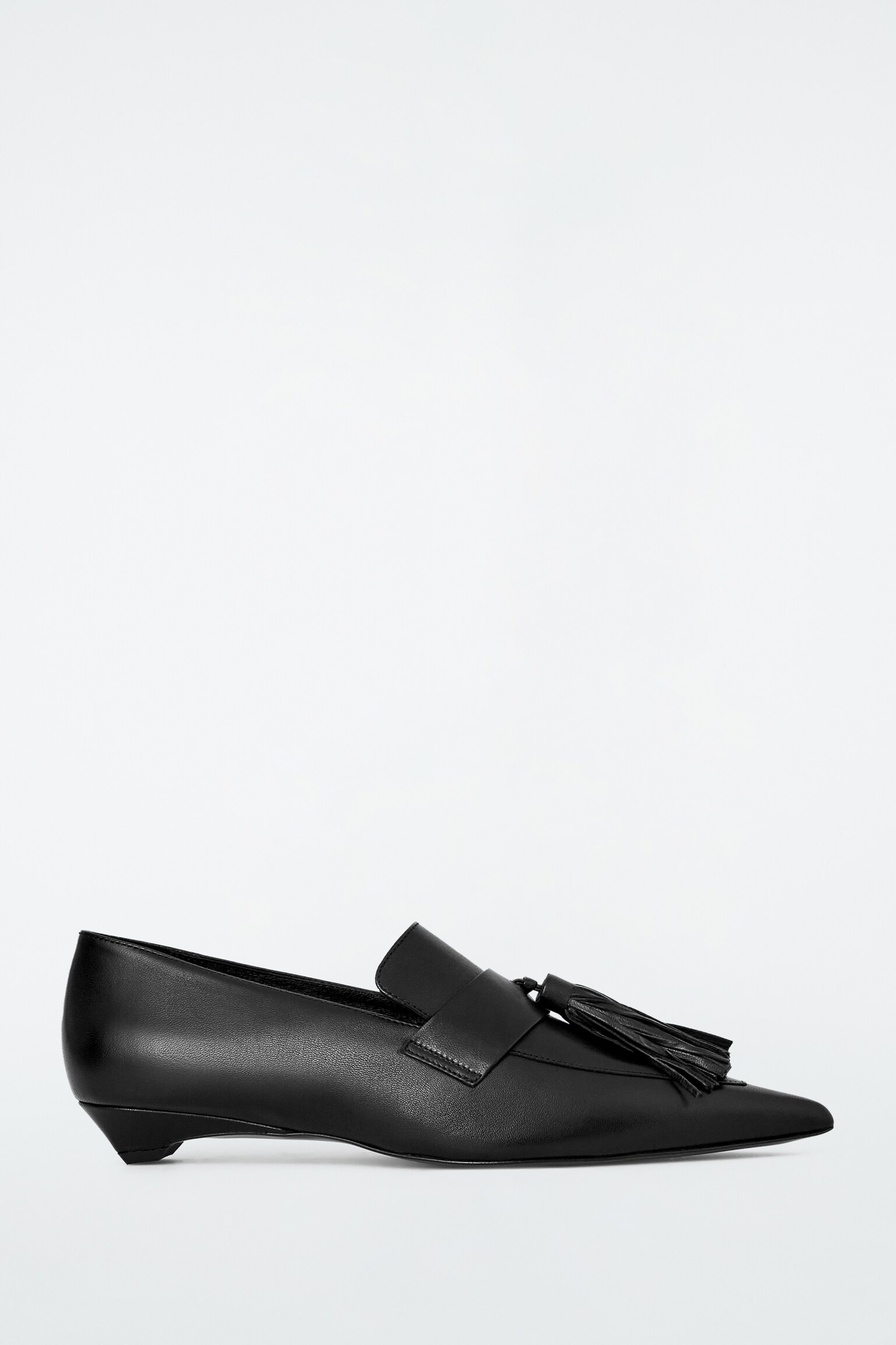 MOCASINES KITTEN DE PIEL CON BORLAS - NEGRO - 2