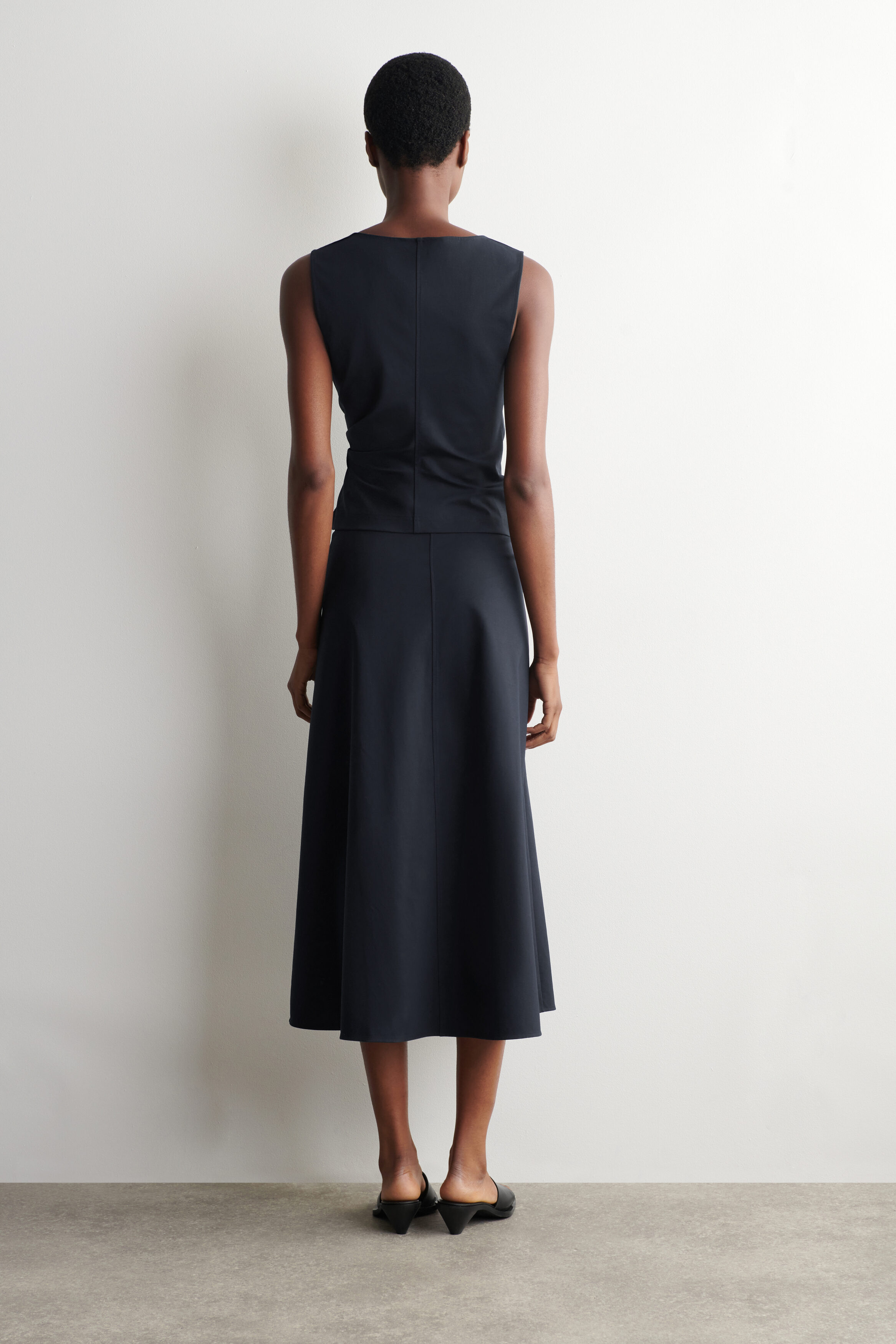 TWIST-DETAIL JERSEY MIDI SKIRT - NAVY | COS DK