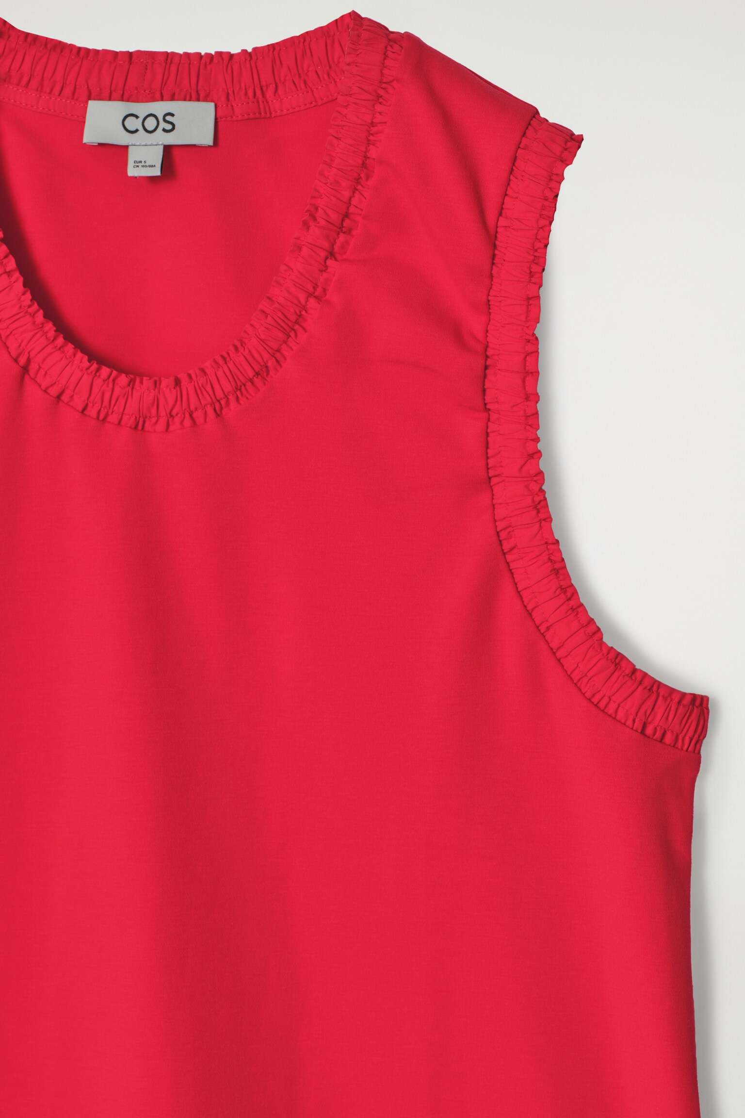 TOP DE ALGODÓN CON FRUNCIDOS - ROJO/CRUDO/NEGRO - 3