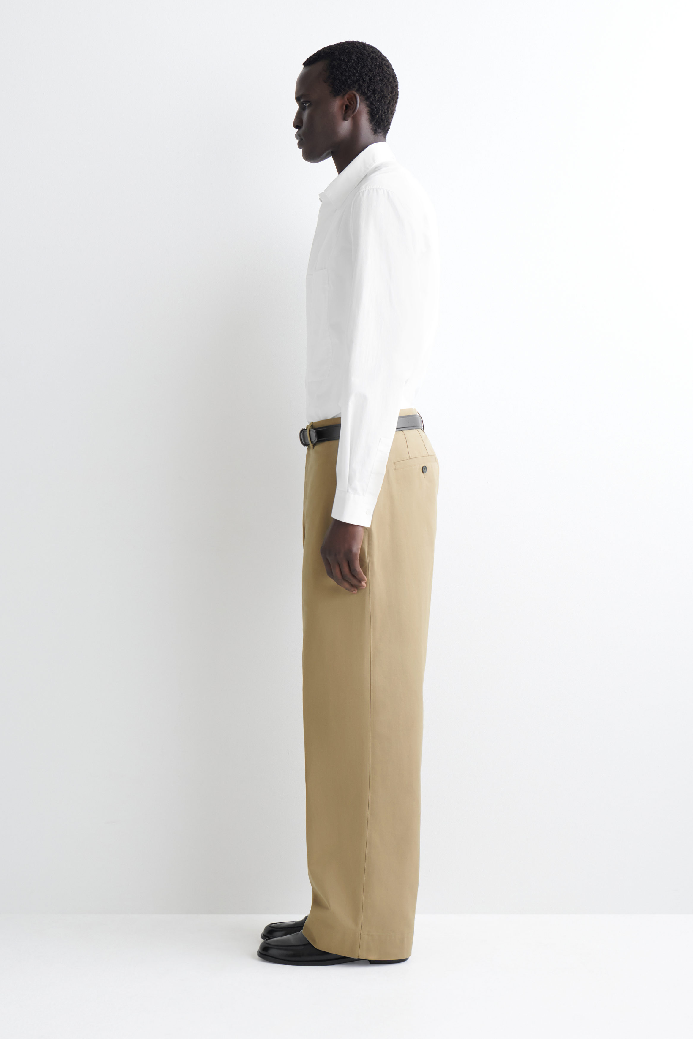 COTTON WIDE-LEG CHINOS - BEIGE | COS