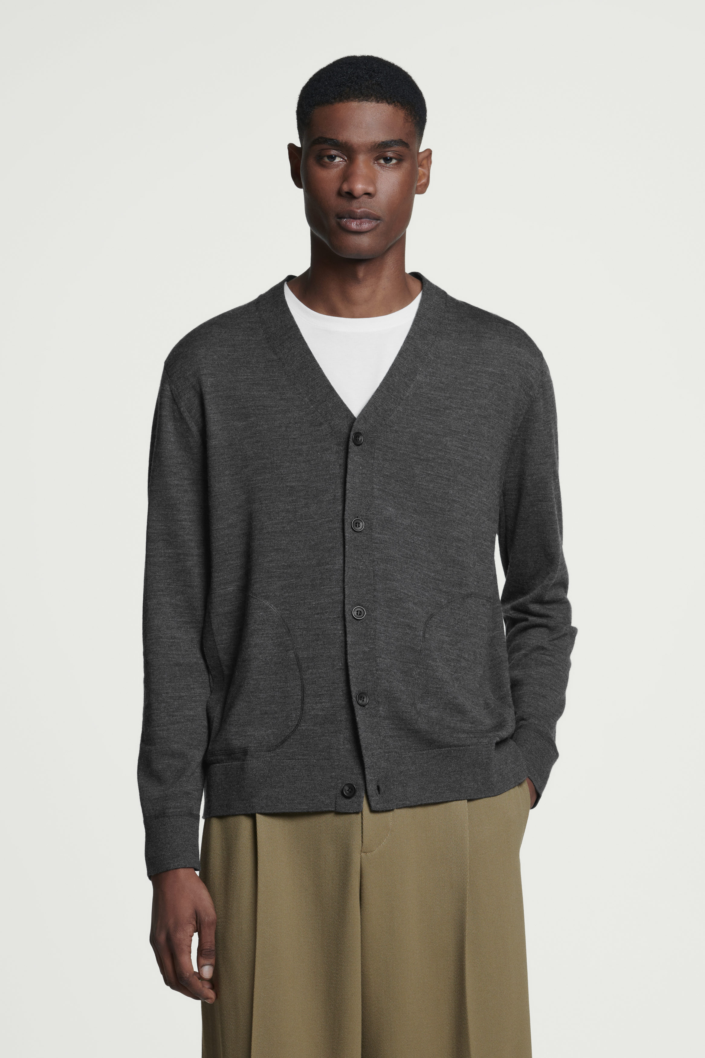 ★GENERAL IDEA★ MAN Wool V-neck Cardigan [CHARCOAL] / SBE1M MUSINSA | GENERAL IDEA MAN Wool V-neck Cardigan [CHARCOAL