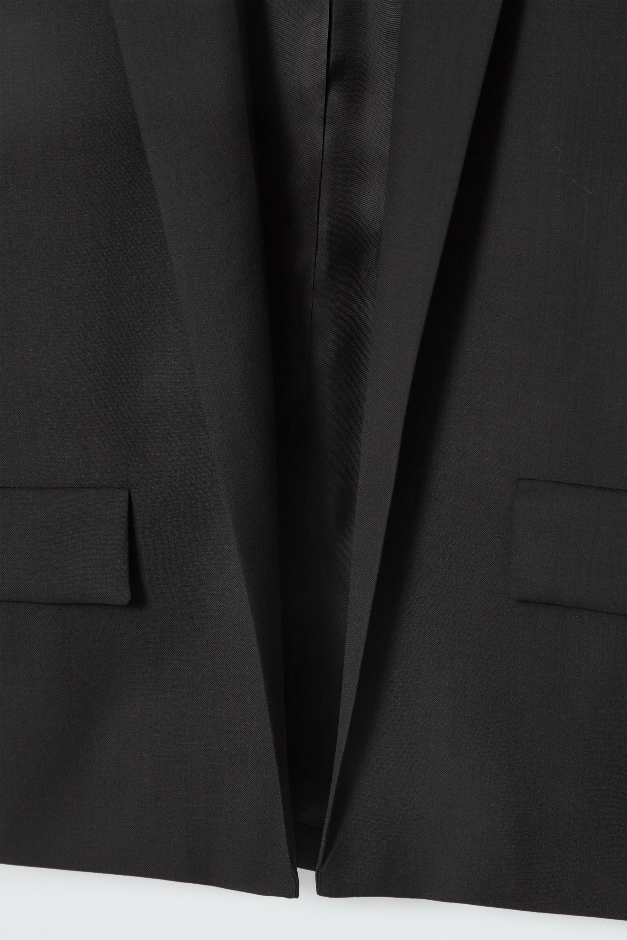 Größeres Bild ansehen: EINREIHIGER WOLLBLAZER MIT NORMALER PASSFORM - SCHWARZ - Ladies | H&M DE 2