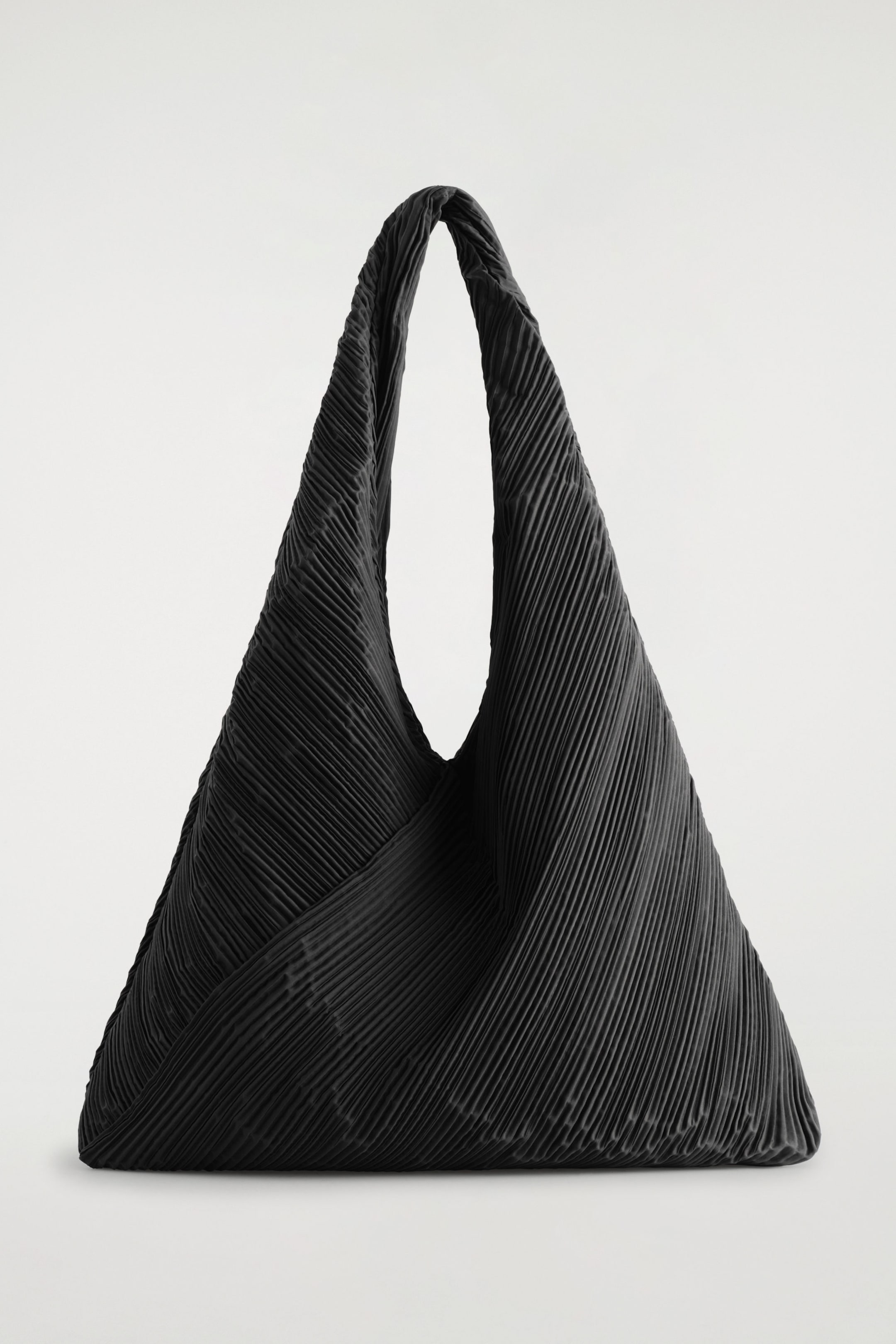 SCULPTURAL SHOULDER BAG – PLEATED