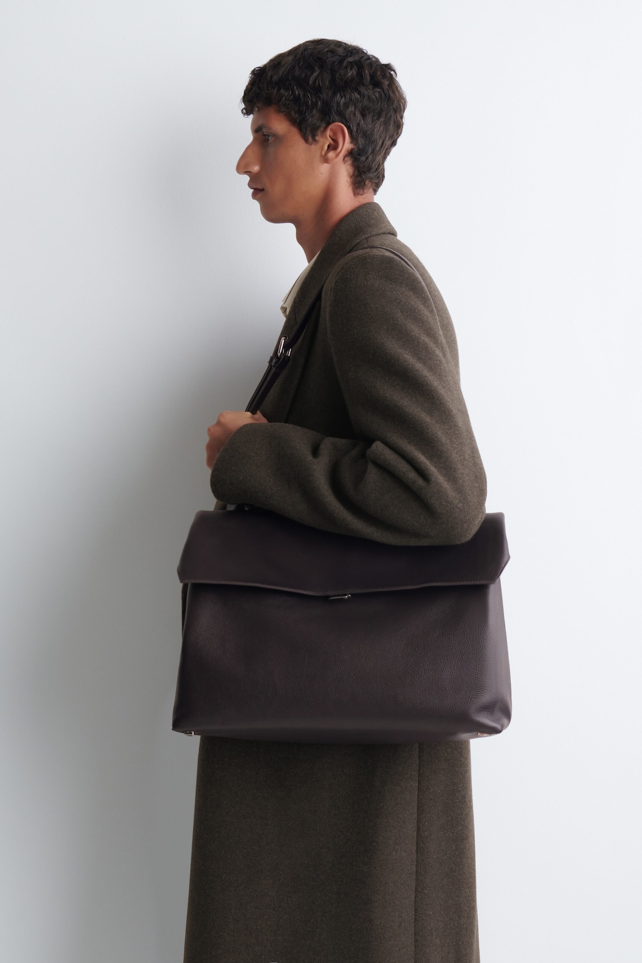 TRULLO OVERSIZED FLAP BAG - LEATHER — ESPRESSO