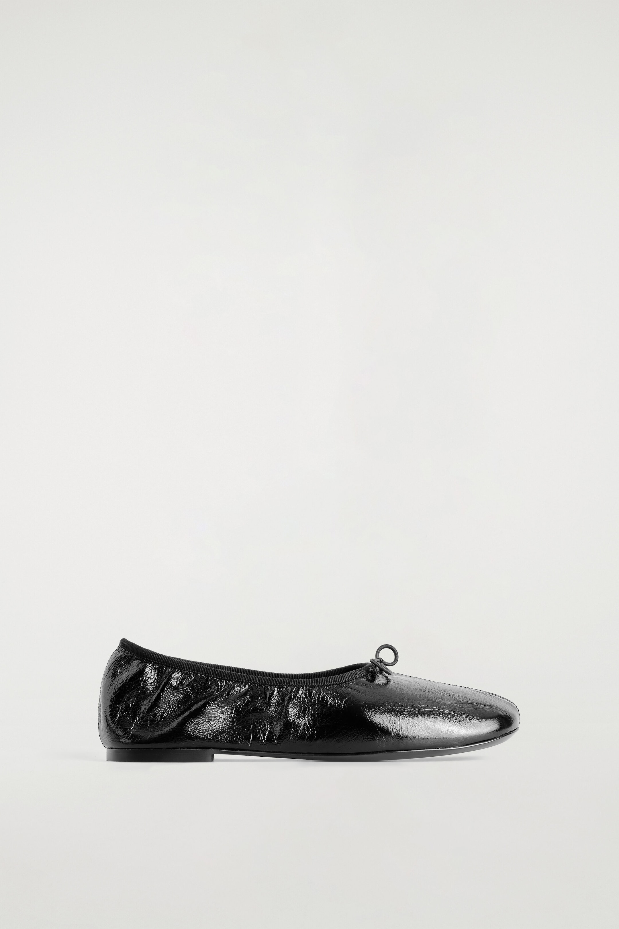 CRINKLED PATENT-LEATHER BALLET FLATS