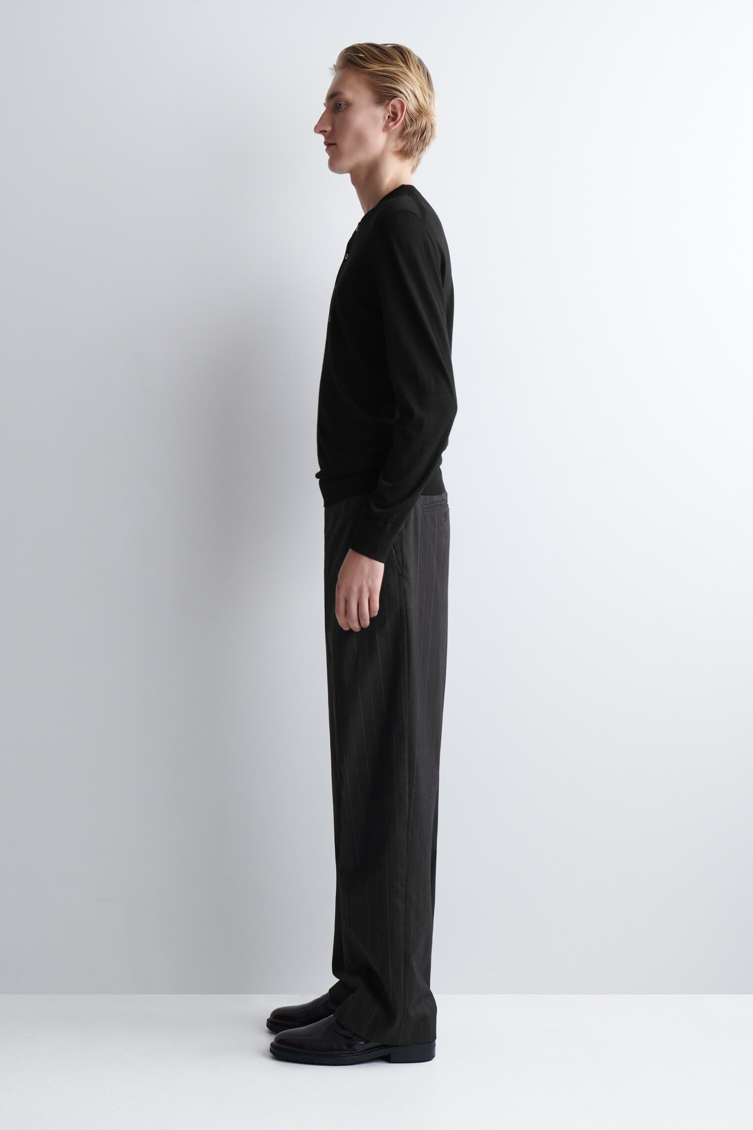 SCHMALES HENLEY-OBERTEIL AUS MERINOWOLLE - SCHWARZ/DUNKELGRÜN - 7