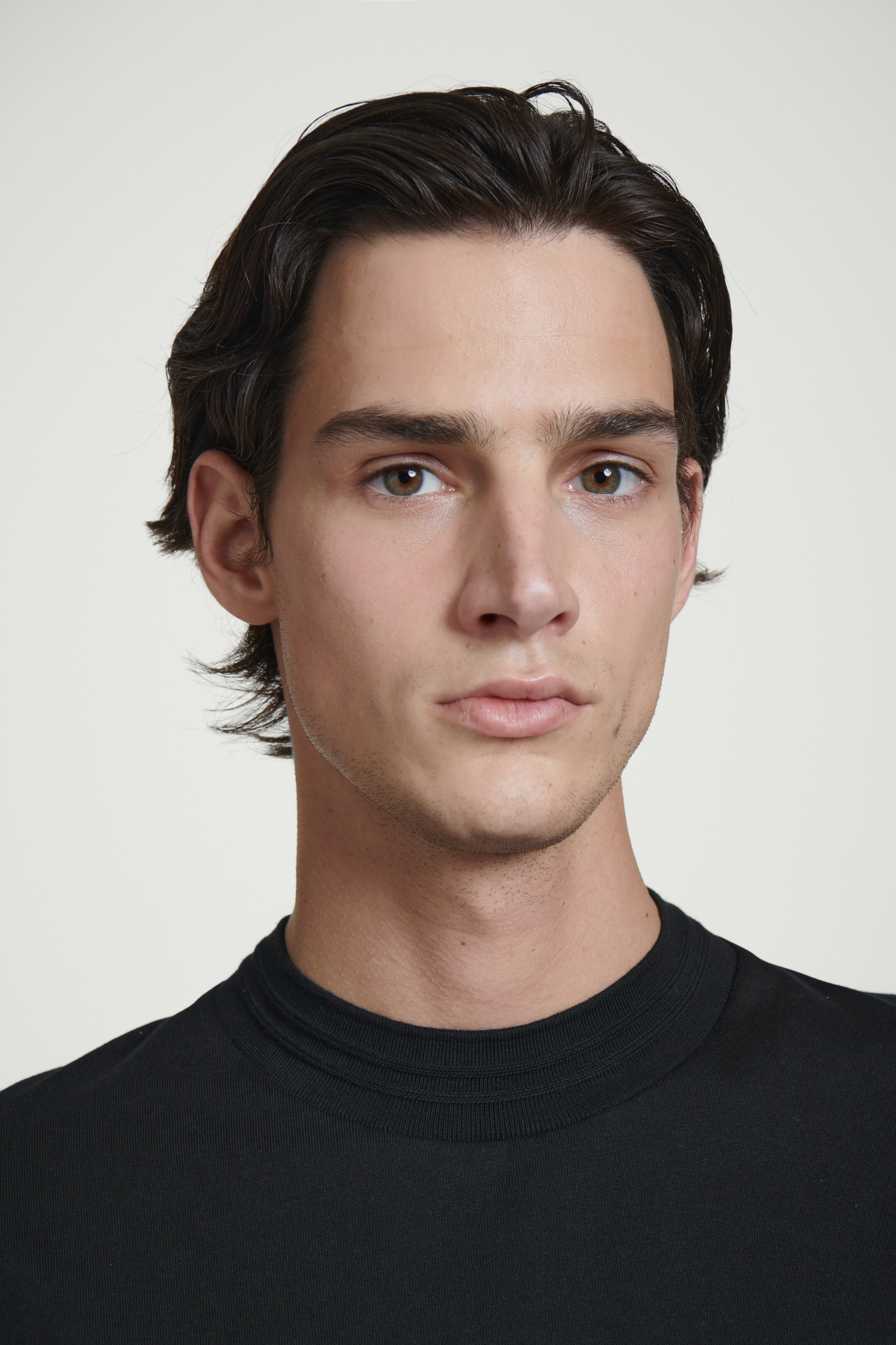 Ver imagem maior: OVERSIZED HEAVYWEIGHT MOCK-NECK T-SHIRT - PRETO - HOMEM | H&M PT 5