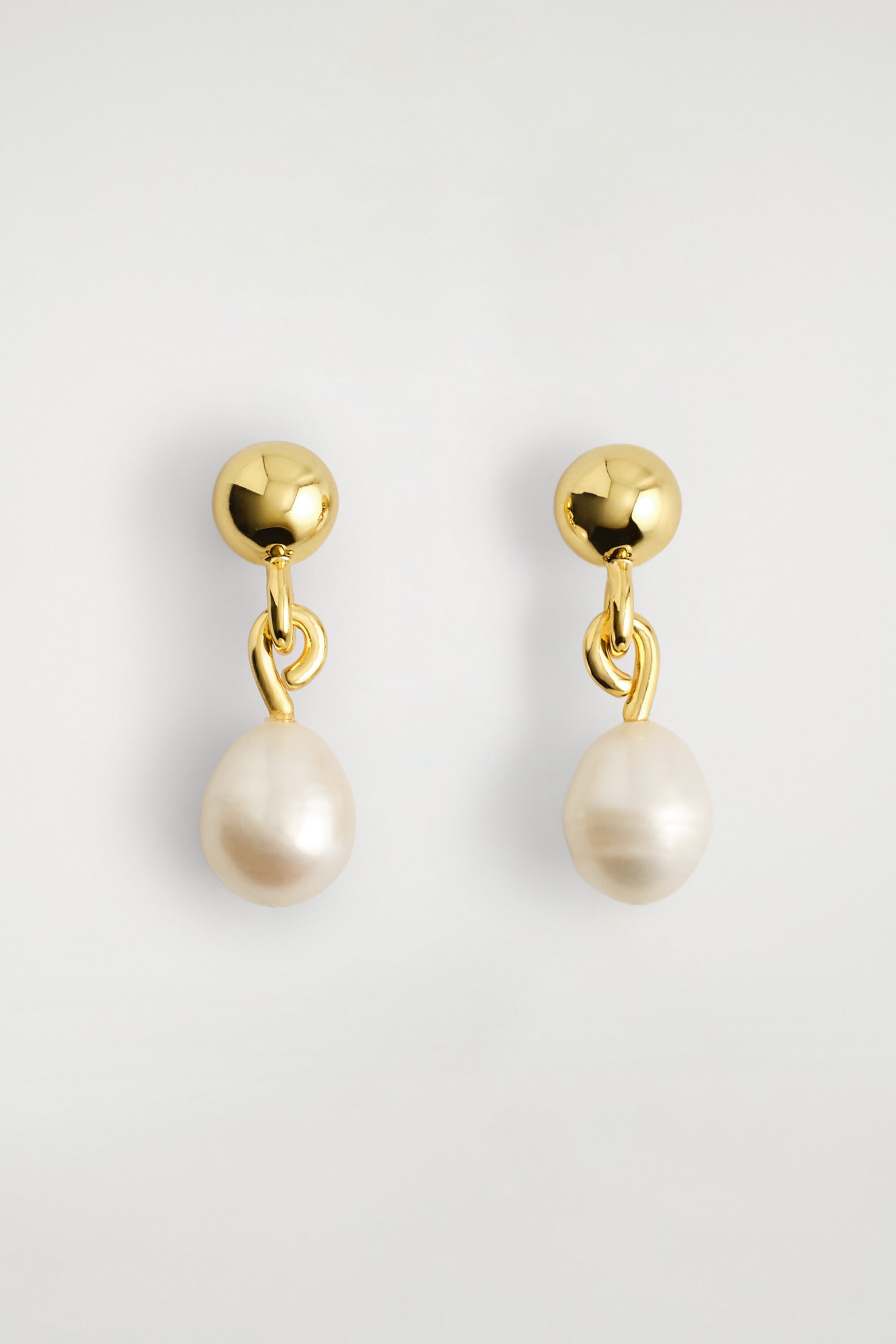 FRESHWATER PEARL DROP EARRINGS