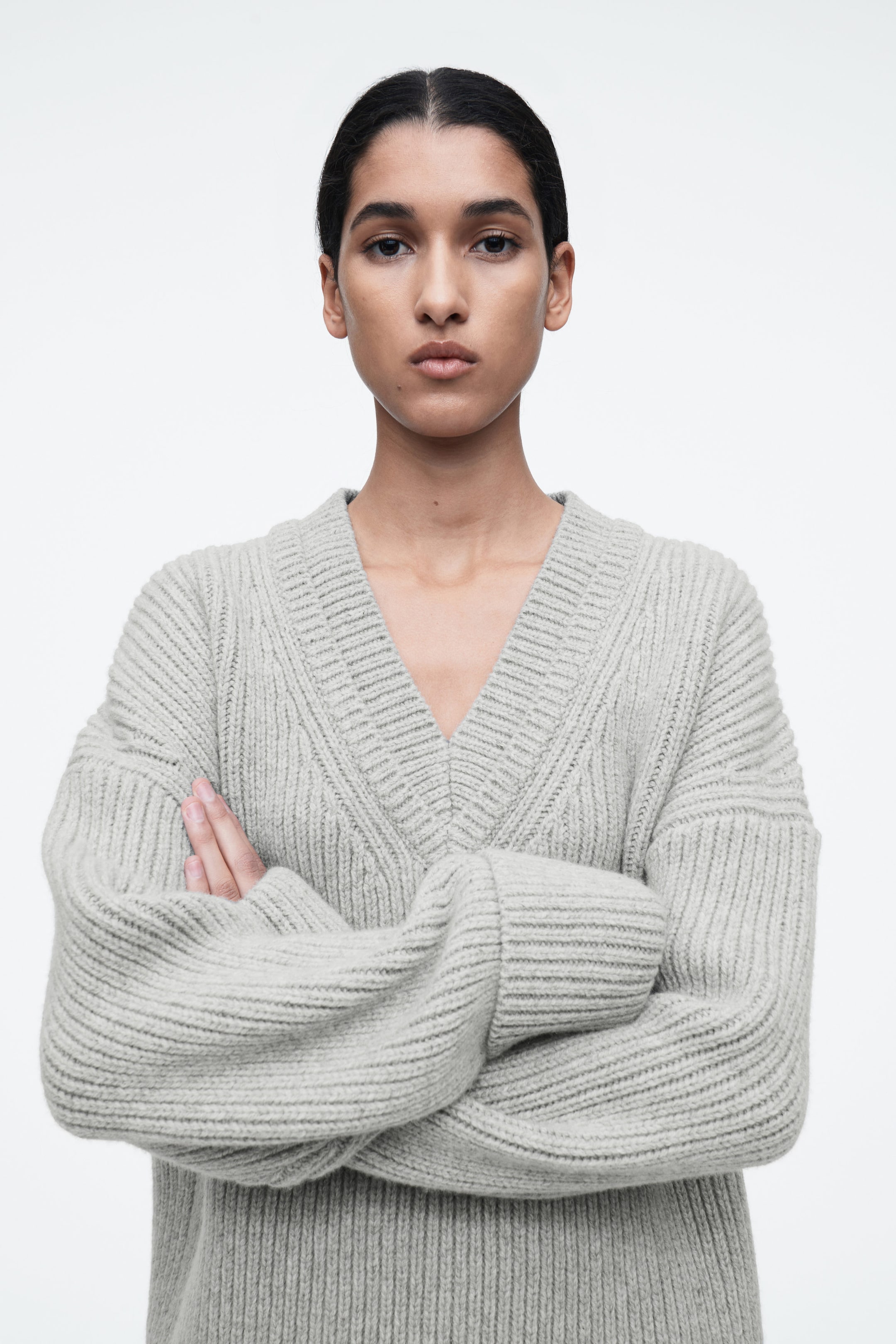 LAYERED V-NECK MERINO WOOL JUMPER