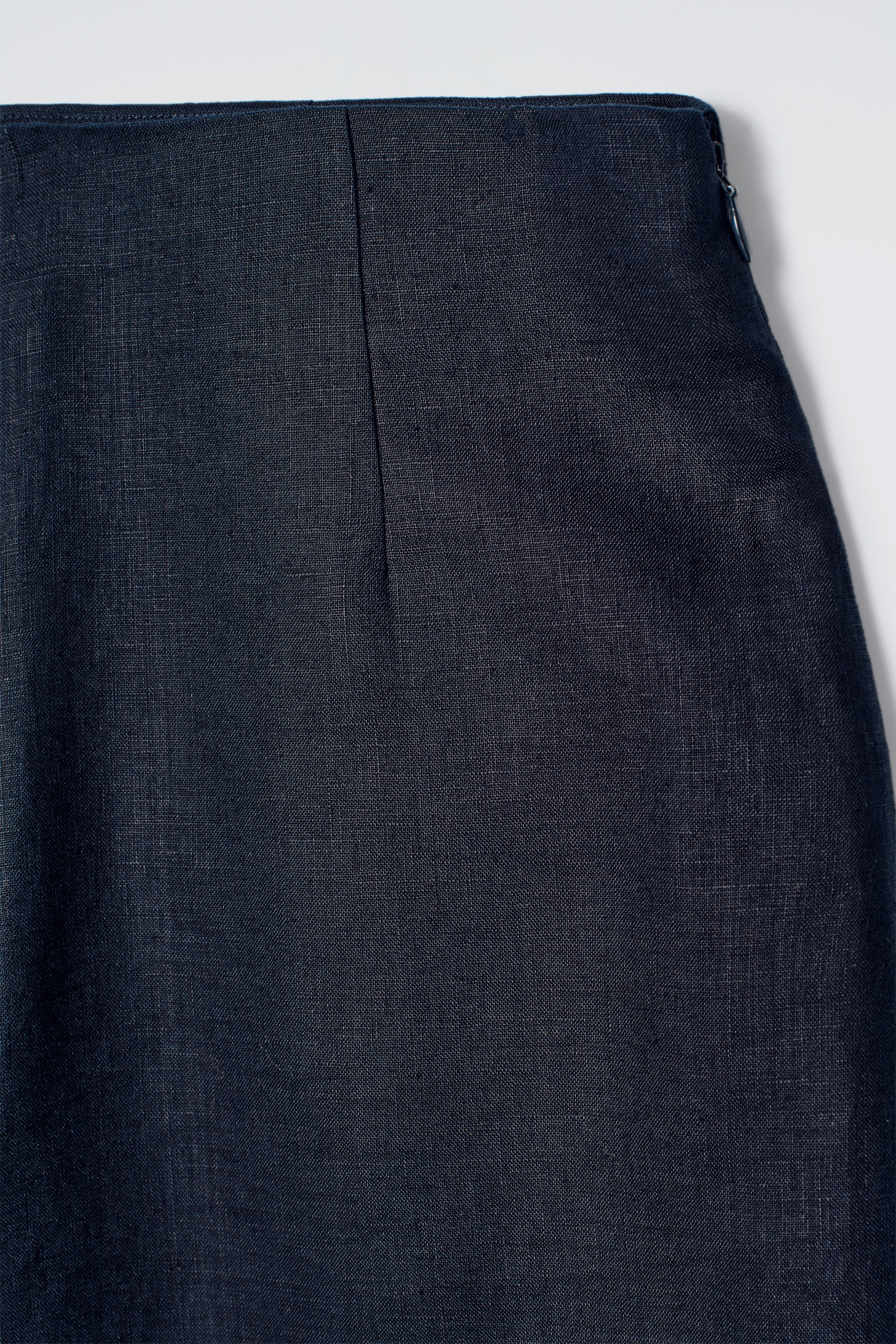 Zobraziť väčší obrázok: ĽANOVÉ NOHAVICE S ŠIROKÝM STRIHOM - Tmavomodrá - ŽENY | H&M SK 8