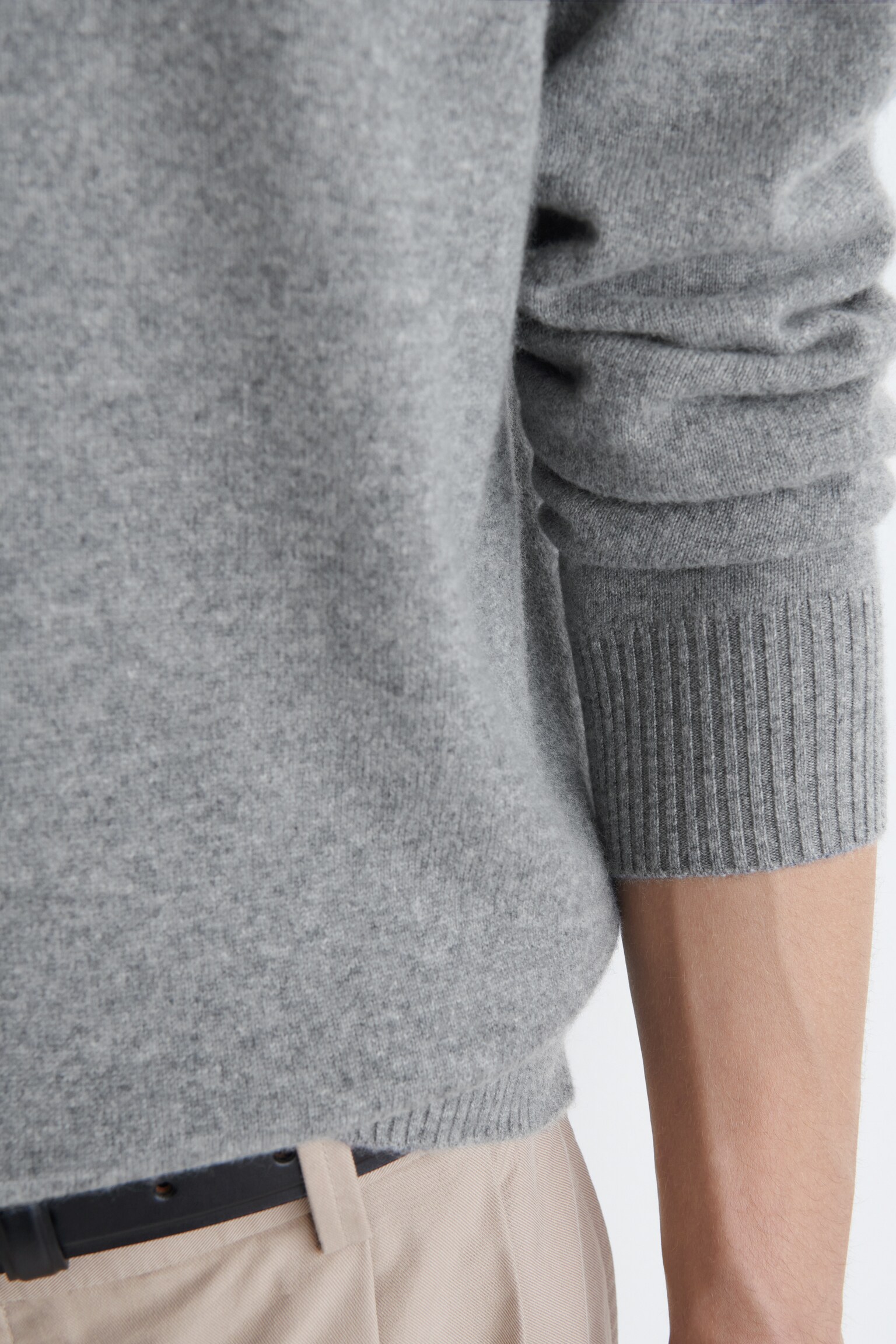 JERSEY DE CASHMERE CON CUELLO REDONDO - GRIS - 3