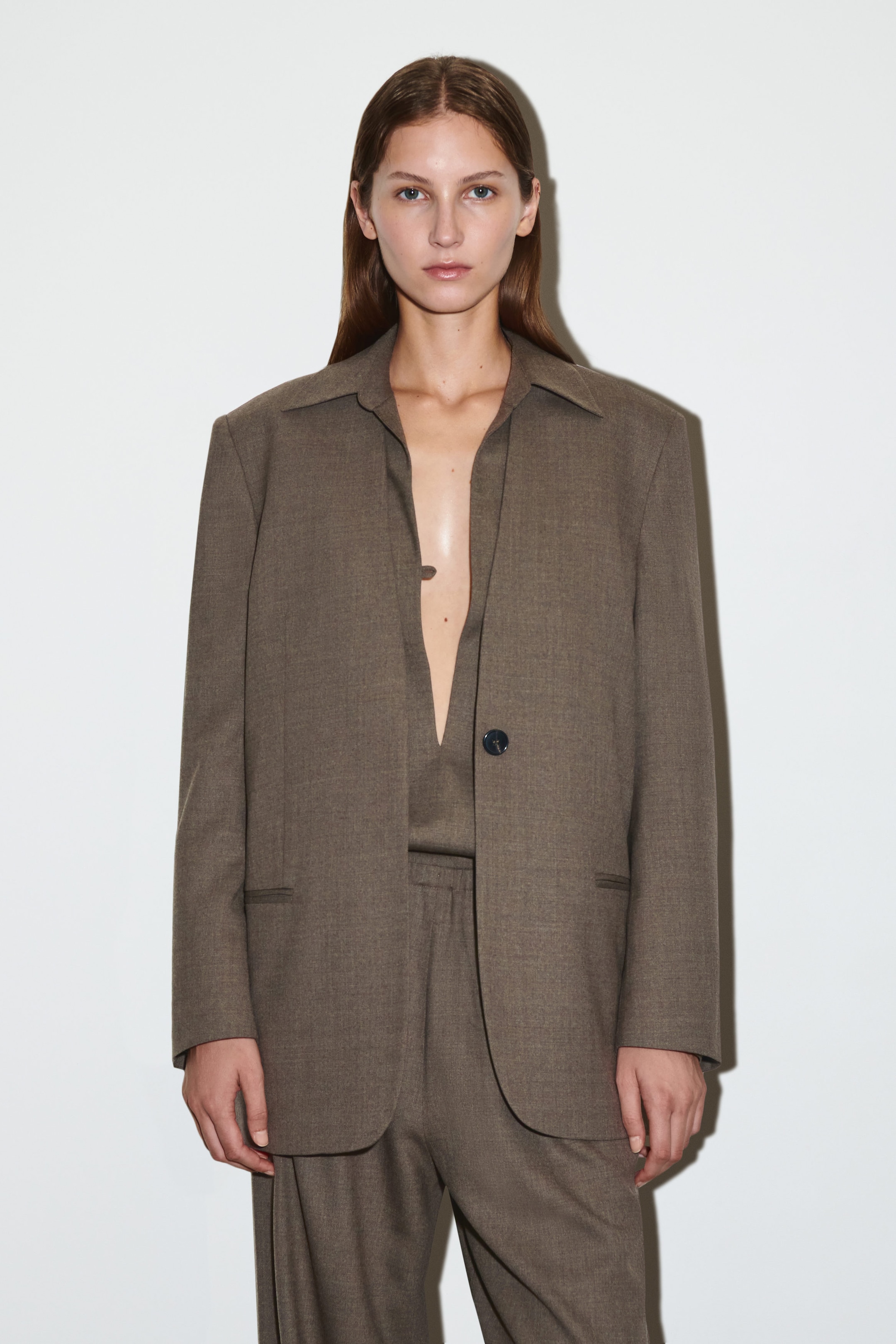 COLLARLESS WOOL-BLEND BLAZER