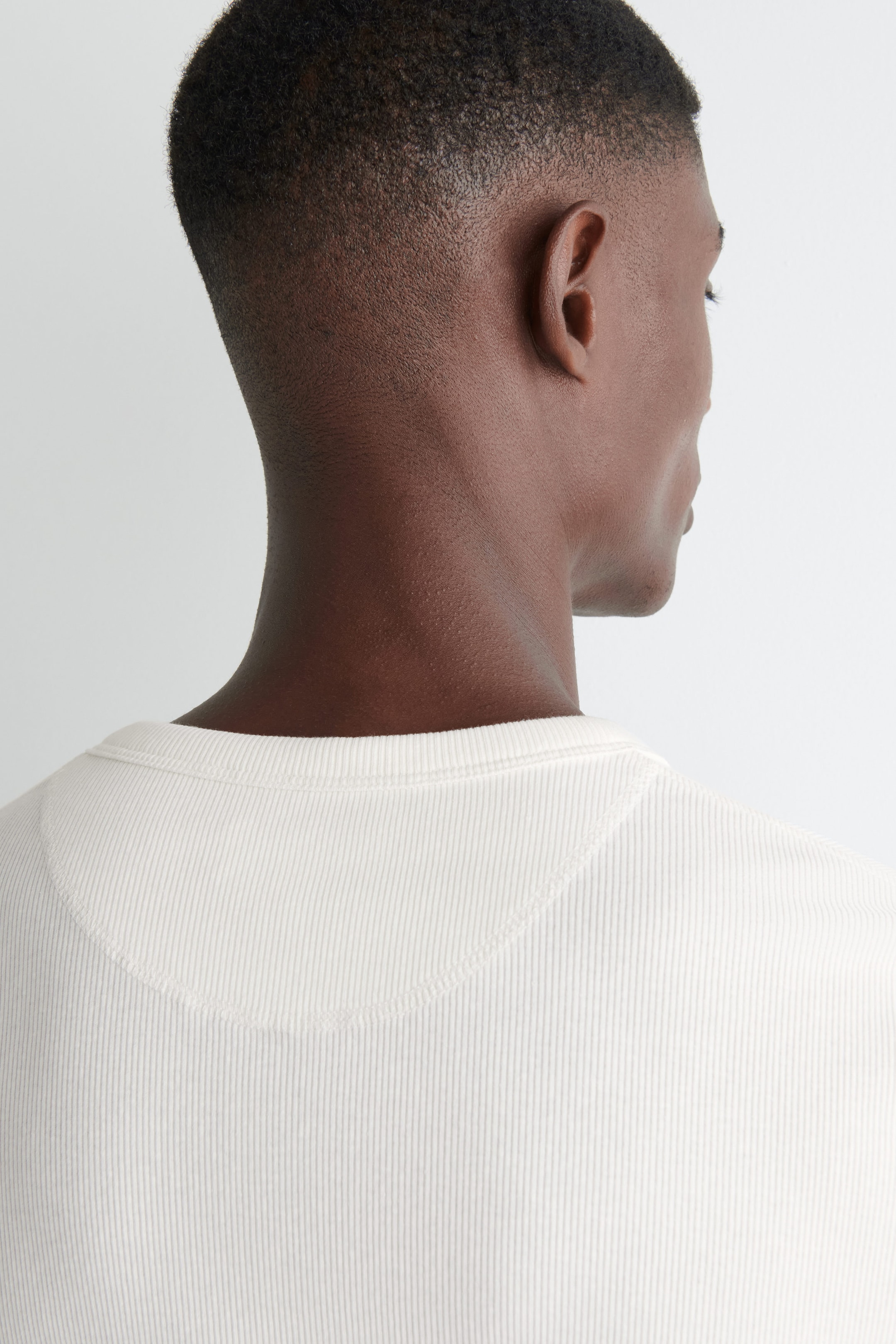 SLIM-FIT RIBBED HENLEY T-SHIRT
