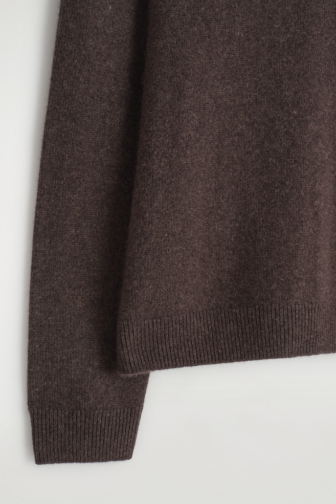 PURE CASHMERE CREW-NECK SWEATER — DARK BROWN
