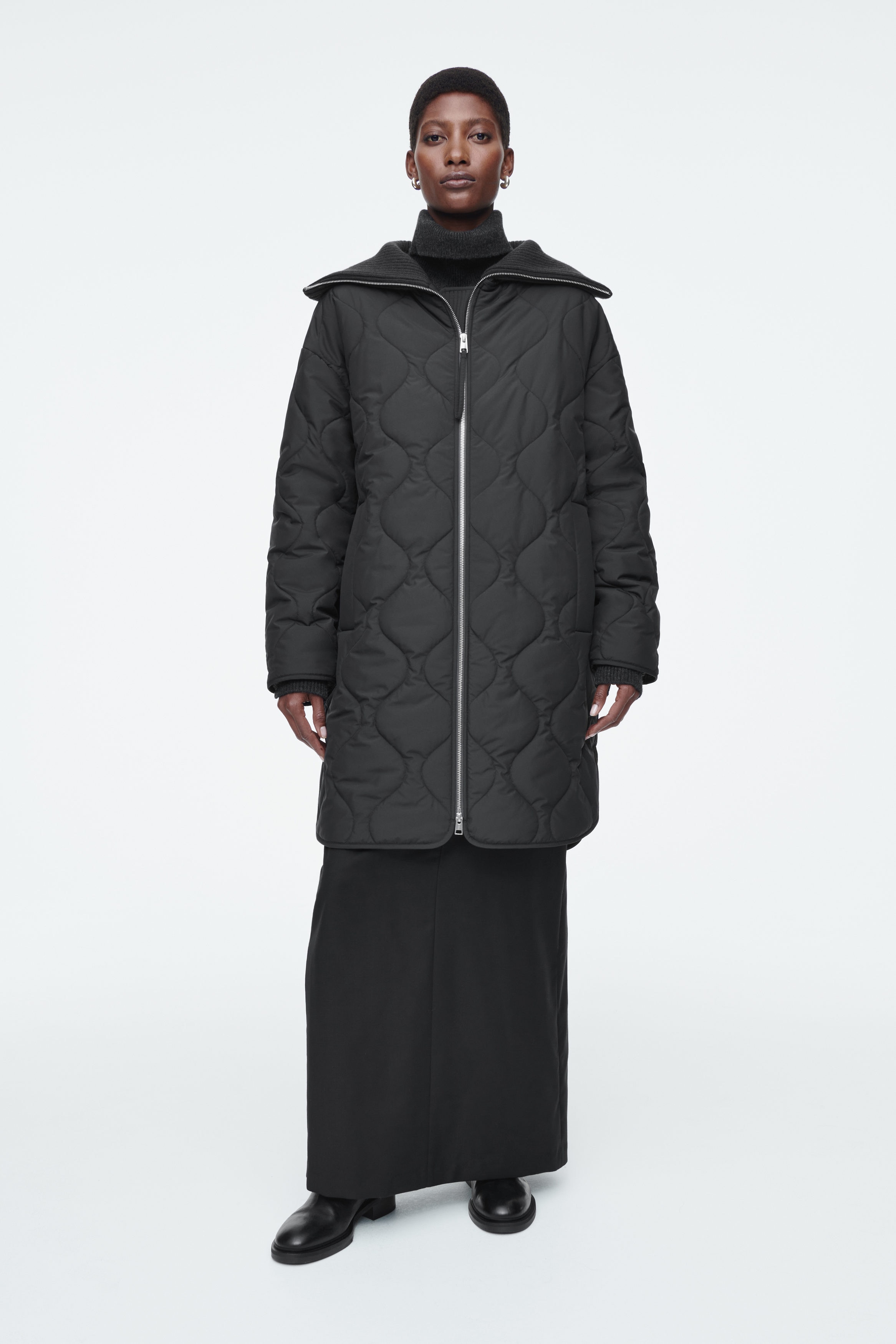 【COS】◆COLLARED PADDED JACKET - MOLE◆1261747001◆ RIBBED-COLLAR QUILTED COAT - BLACK | COS