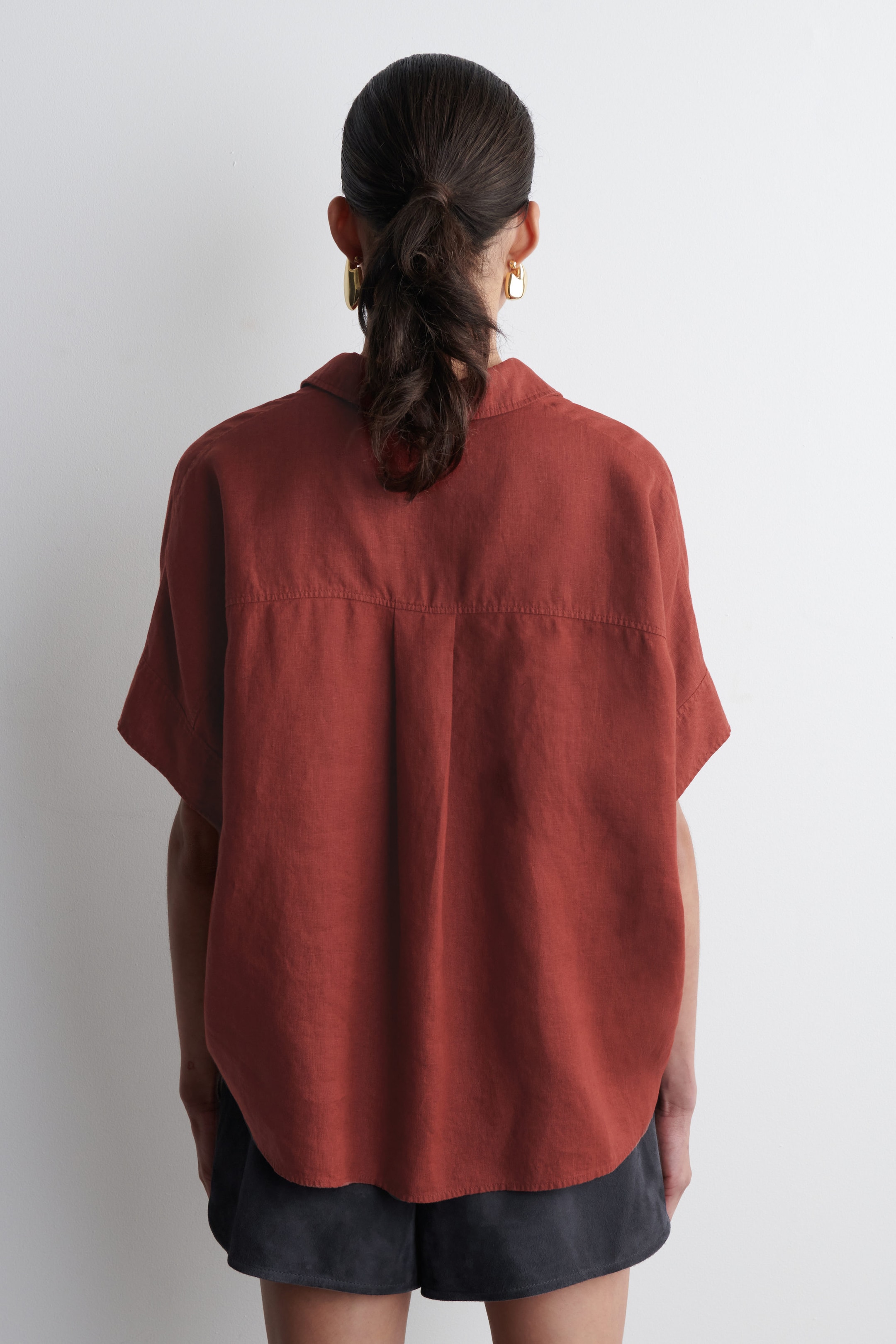 LINEN HALF-PLACKET SHIRT