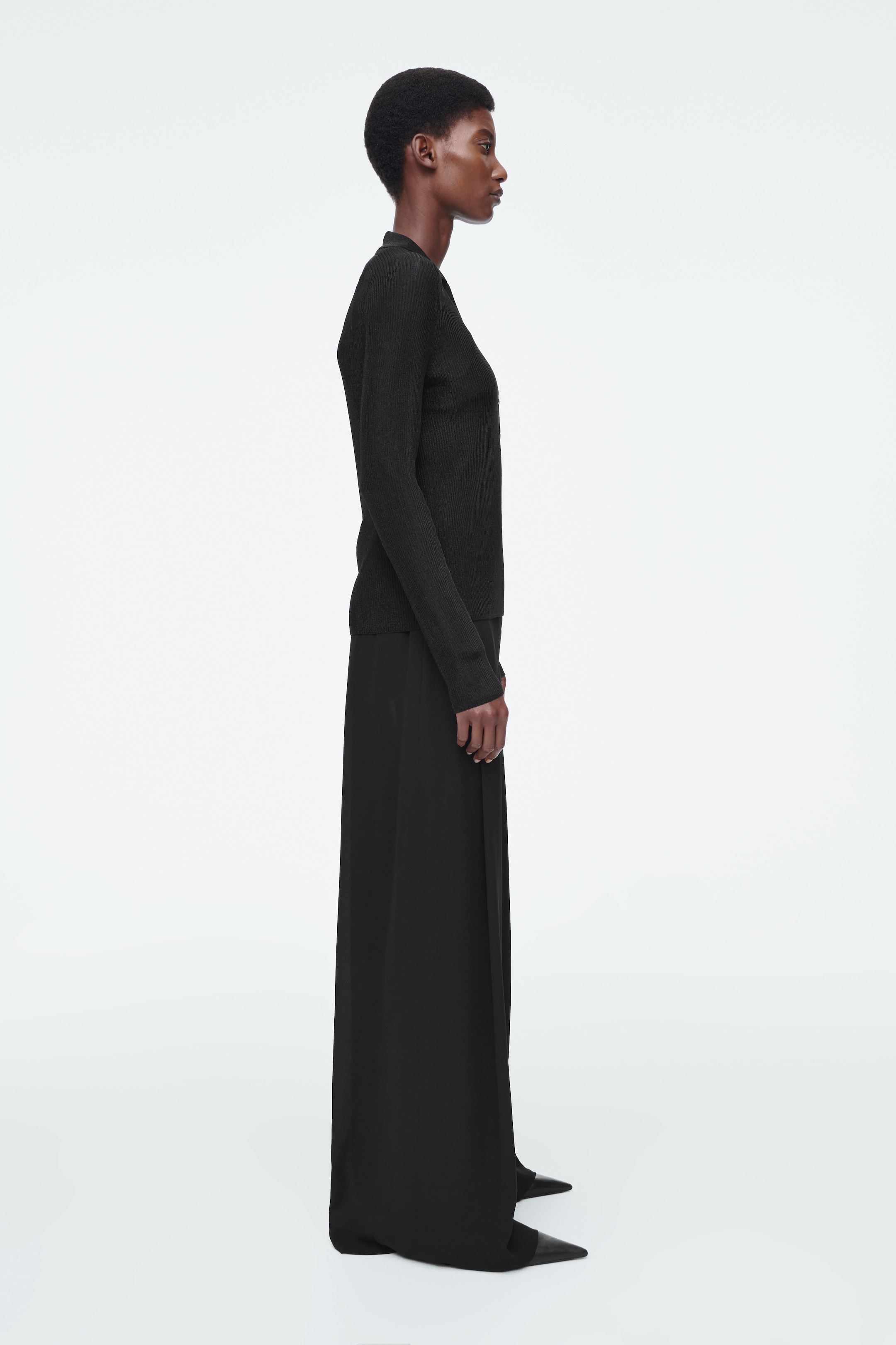 Agrandir l'image: POLO CÔTELÉ SCINTILLANT - NOIR - FEMME | H&M CH 3