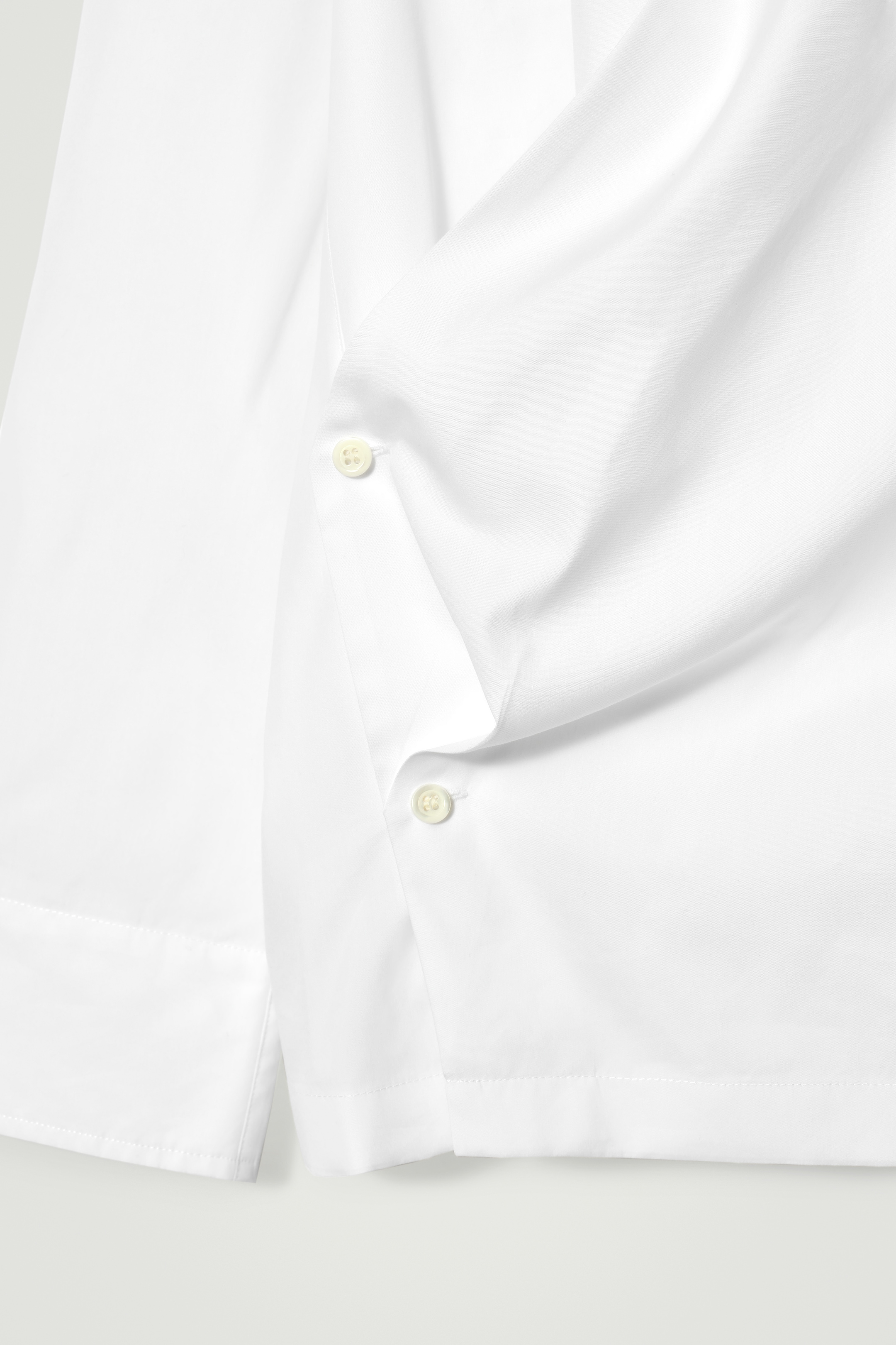 Grotere afbeelding bekijken: RELAXED COTTON-SILK WIKKELBLOUSE - WIT - HEREN | H&M BE 7