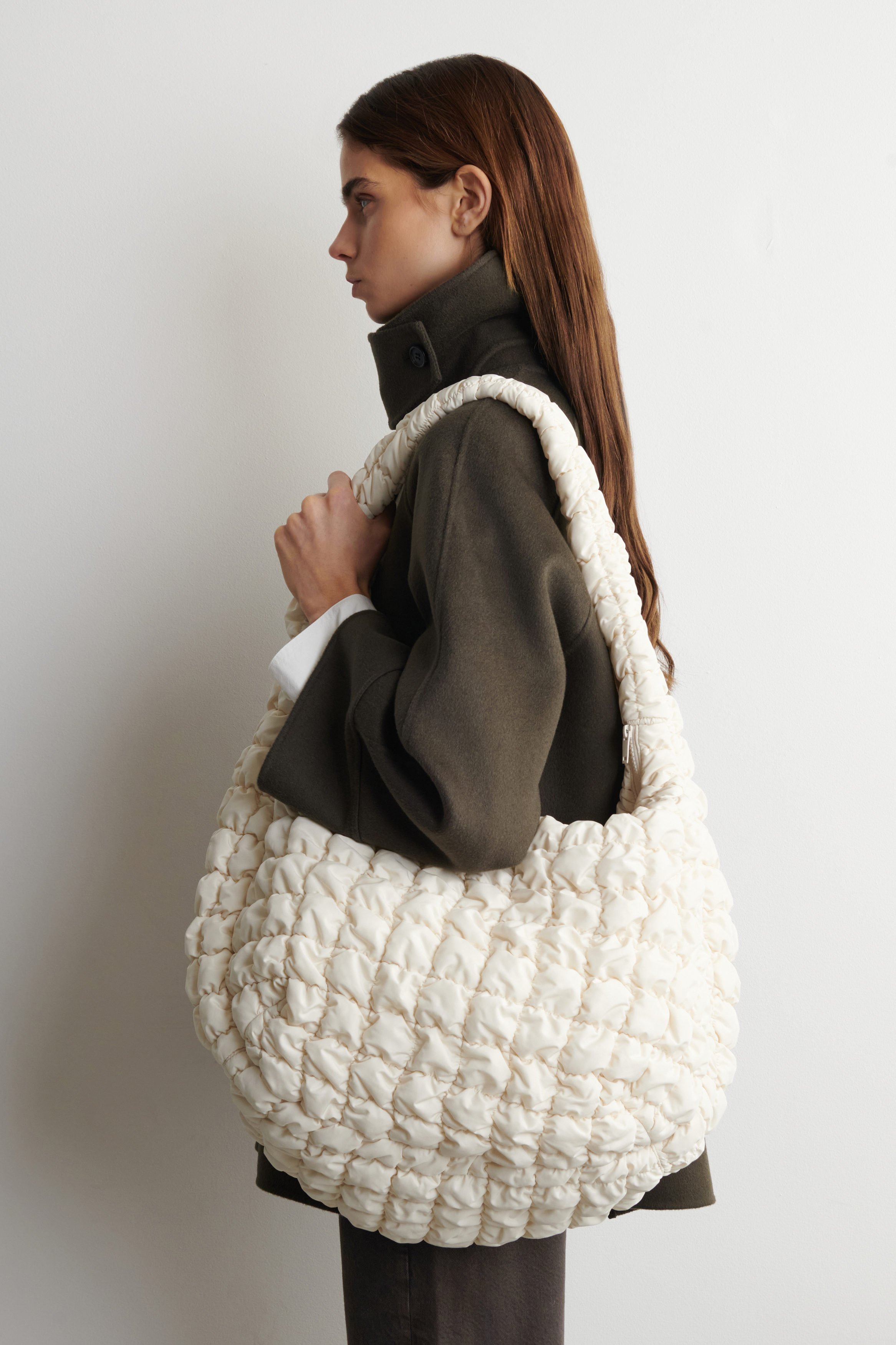 OVERSIZED QUILTED CROSSBODY BAG - LIGHT BEIGE | COS