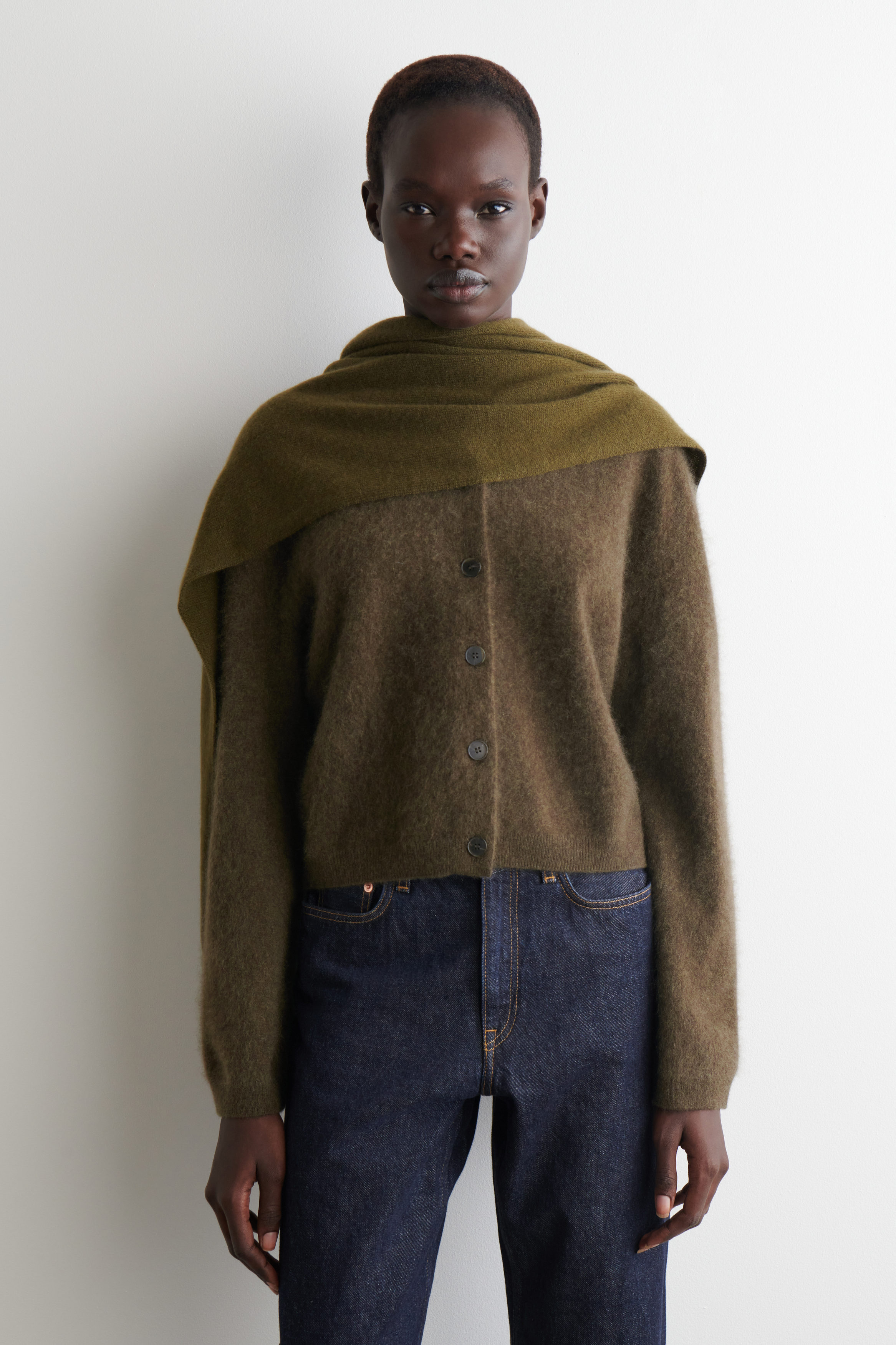 トップス Brushed Cashmere Cardigan BRUSHED-CASHMERE CARDIGAN - KHAKI | COS