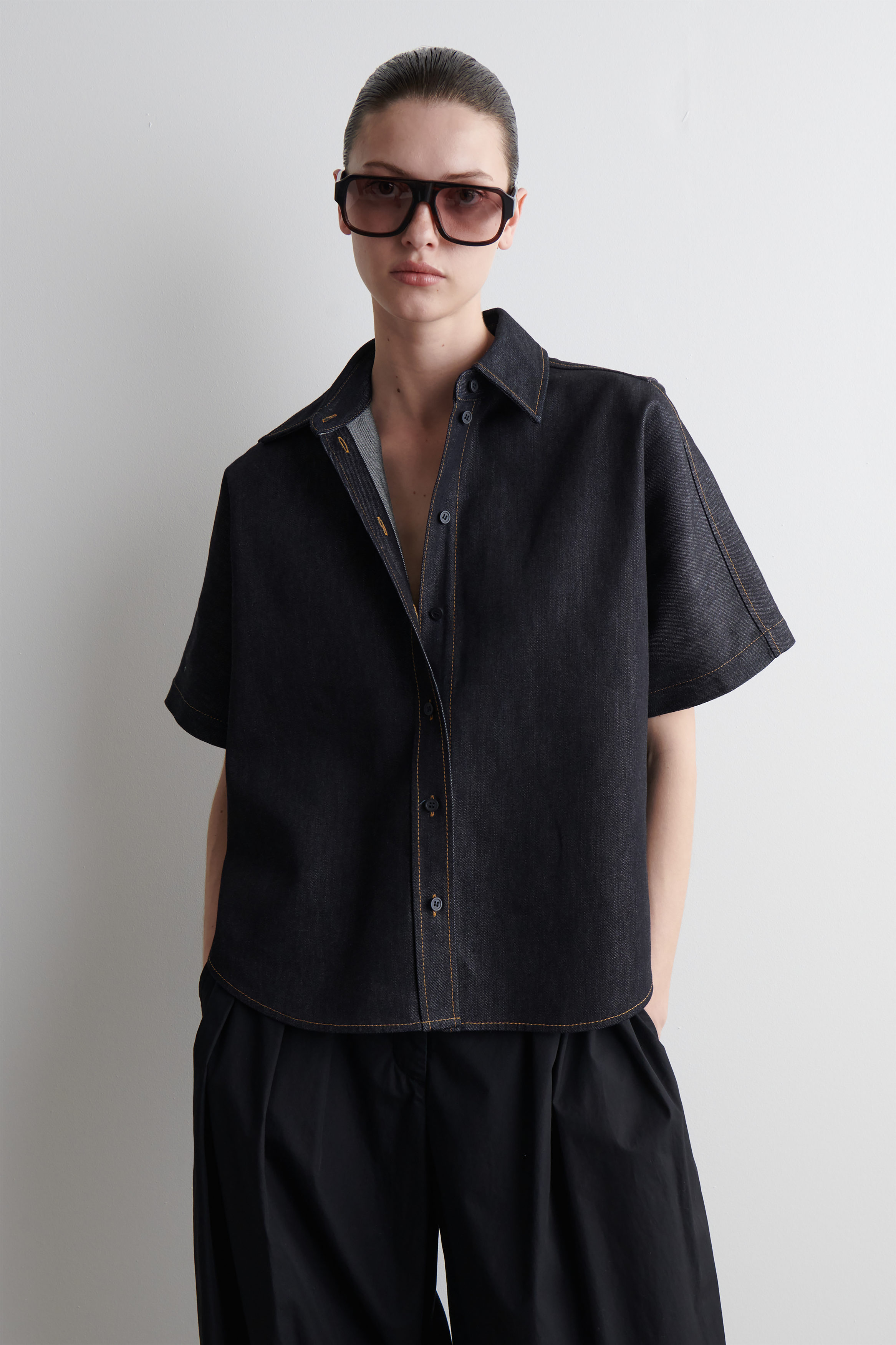 BOXY SHORT-SLEEVED DENIM SHIRT - INDIGO | COS