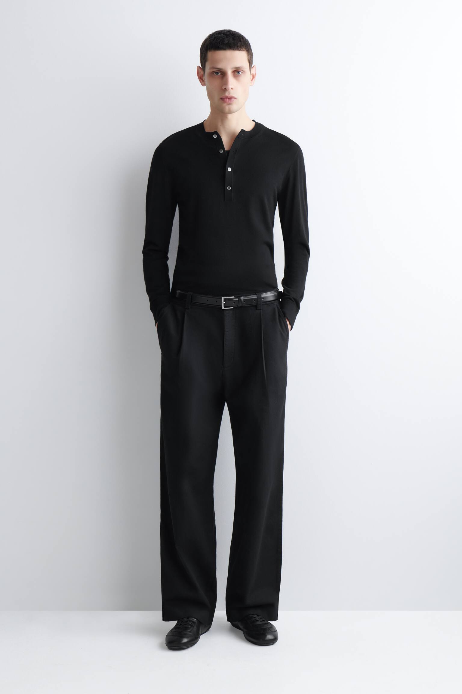 מכנסיים רחבים מקופלים מדנים - שחור - 1