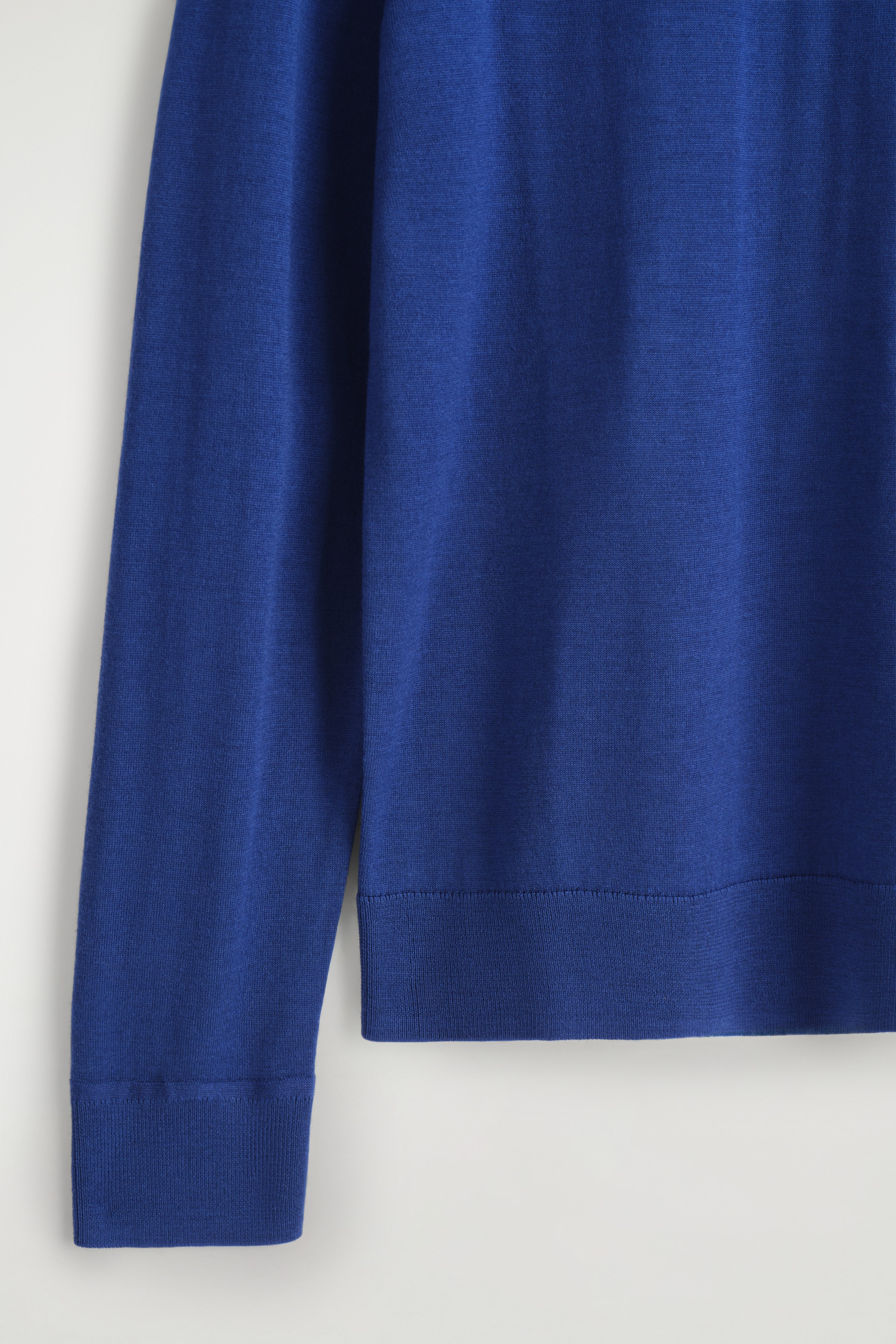 Ingrandisci l'immagine: SLIM MERINO WOOL CREW-NECK JUMPER - COBALT BLUE - UOMO | H&M CH 8