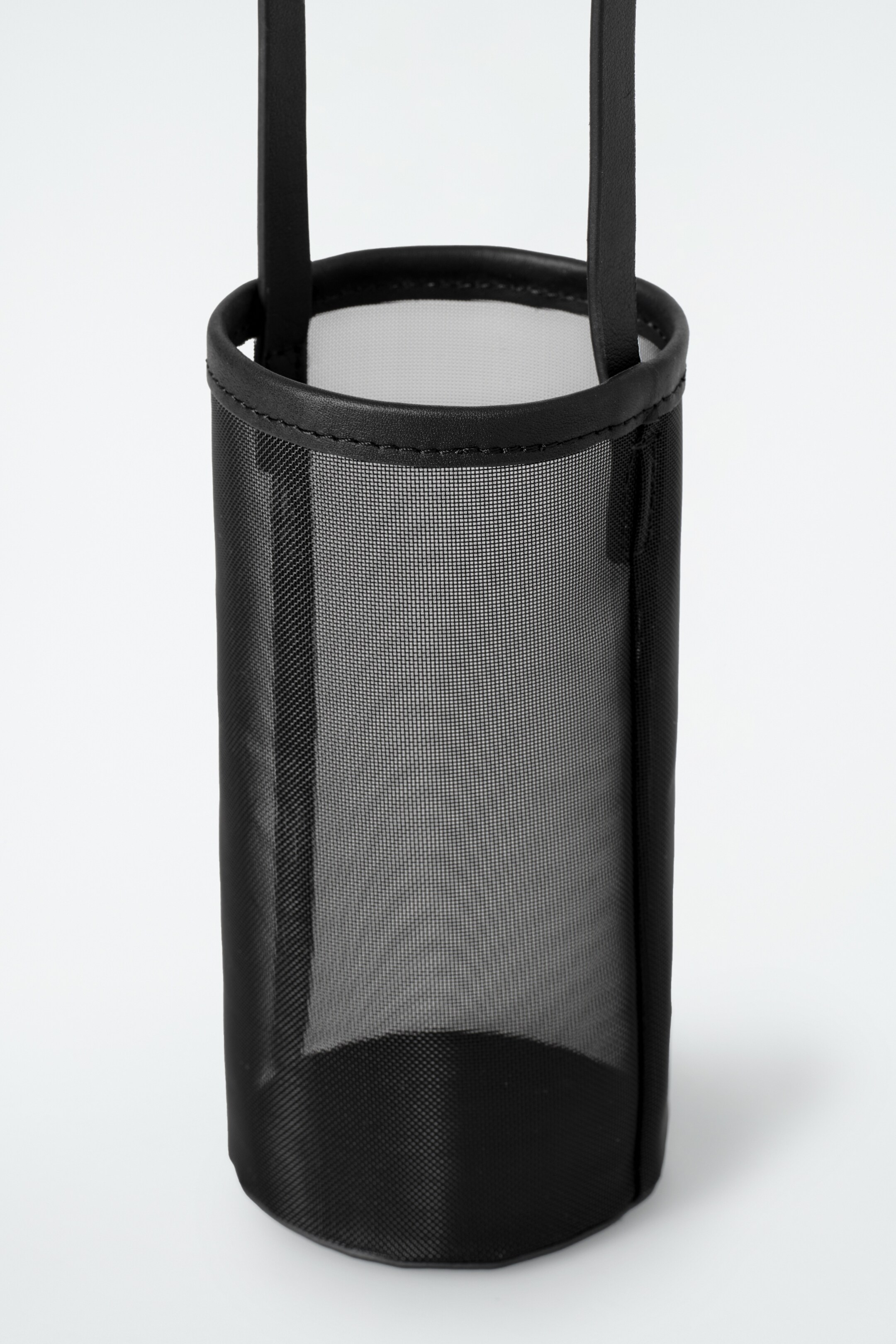 Ver imagem maior: SUPORTE PARA GARRAFA A TIRACOLO - REDE - PRETO - SENHORA | H&M PT 4
