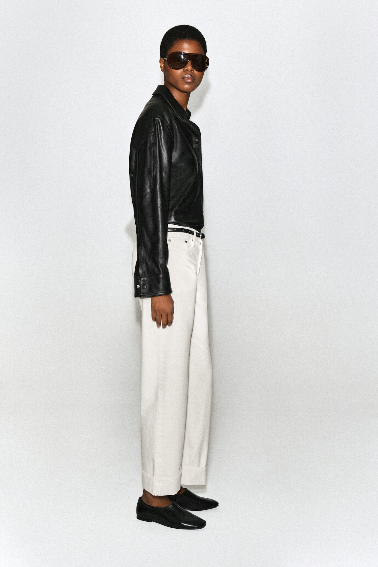 FOLDED CURVED-LEG TURN-UP JEANS — WHITE