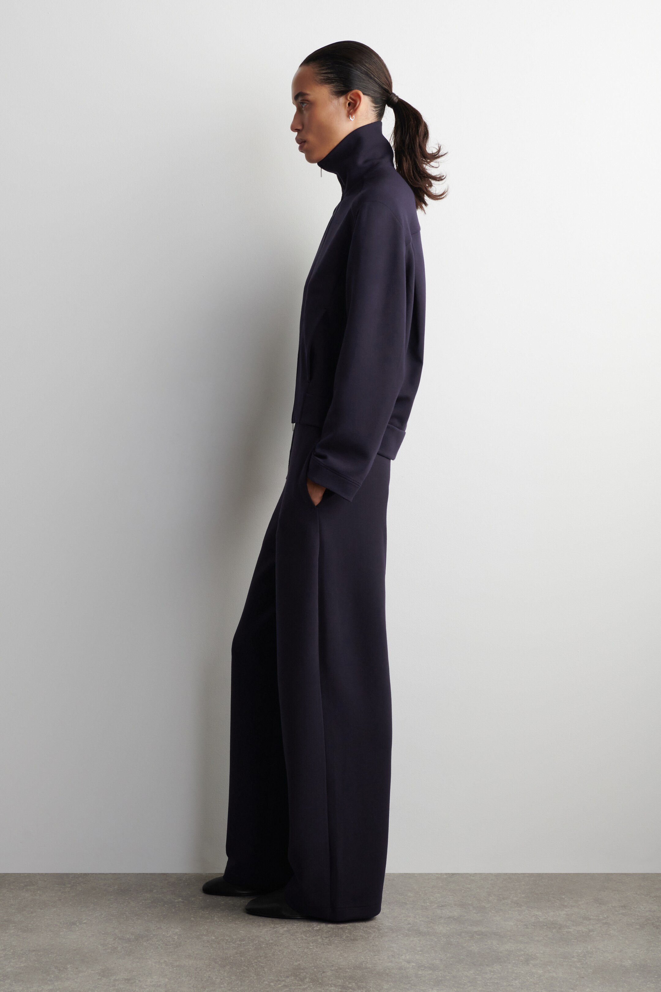 Visualizza immagine più grande: JOGGERS CON TAGLIO BARREL IN SCUBA - BLU NAVY - DONNA | H&M IT 3