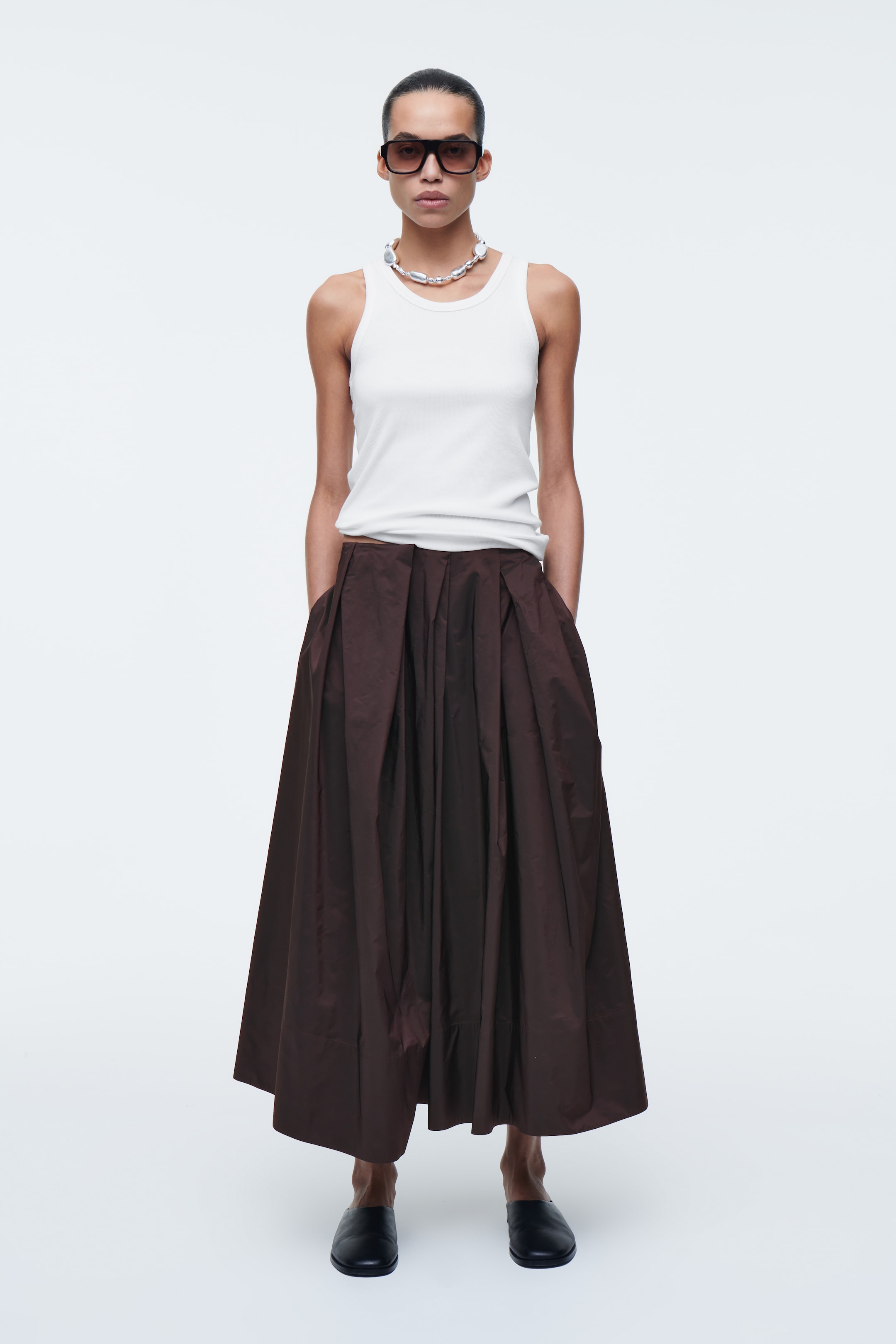 Zobrazit větší obrázek: OBJEMNÉ SKLÁDANÉ KALHOTY CULOTTE - HNĚDÝ - ŽENY | H&M CZ 1