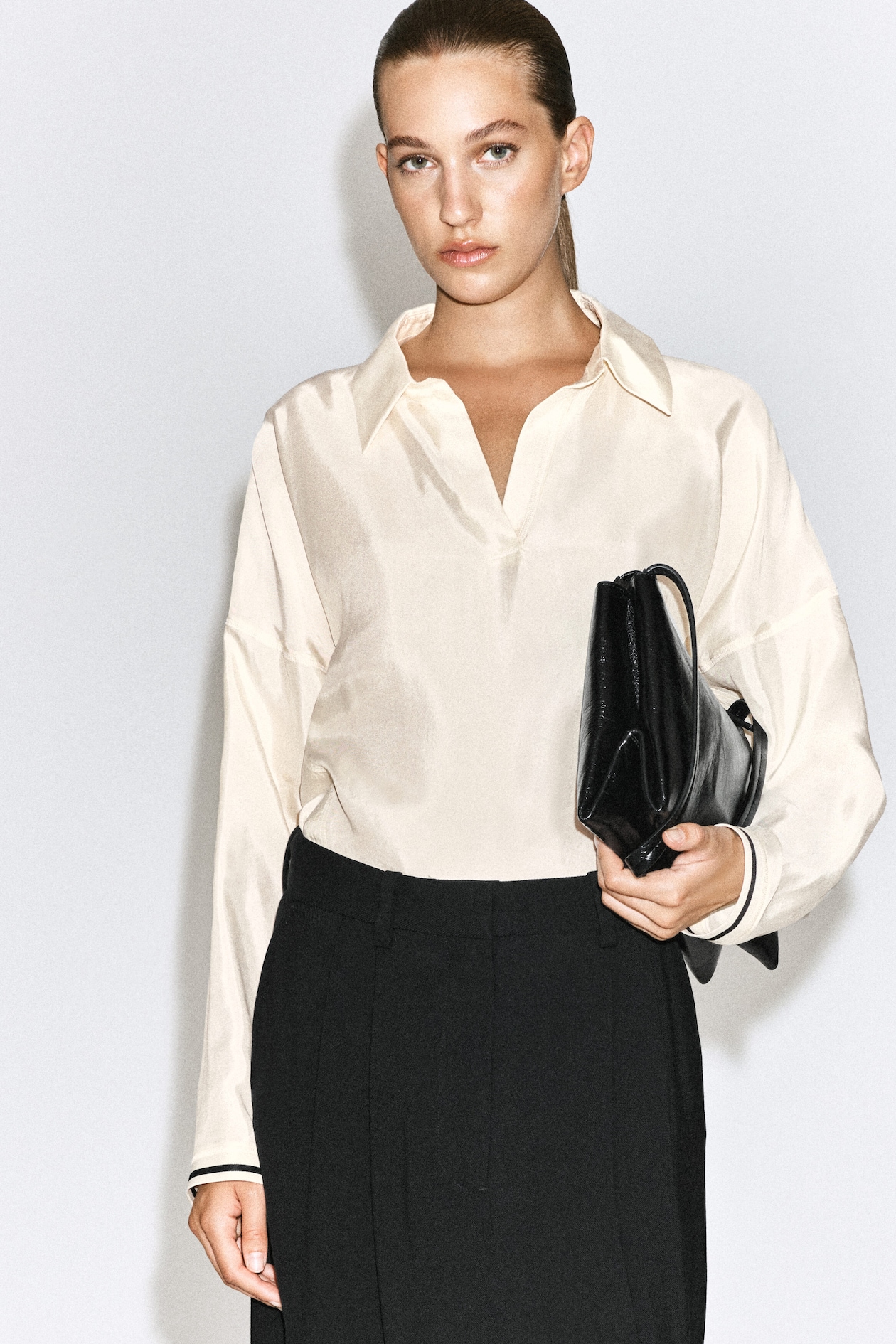CONTRAST-TIPPED SCULPTED OPEN-COLLAR SHIRT — IVORY