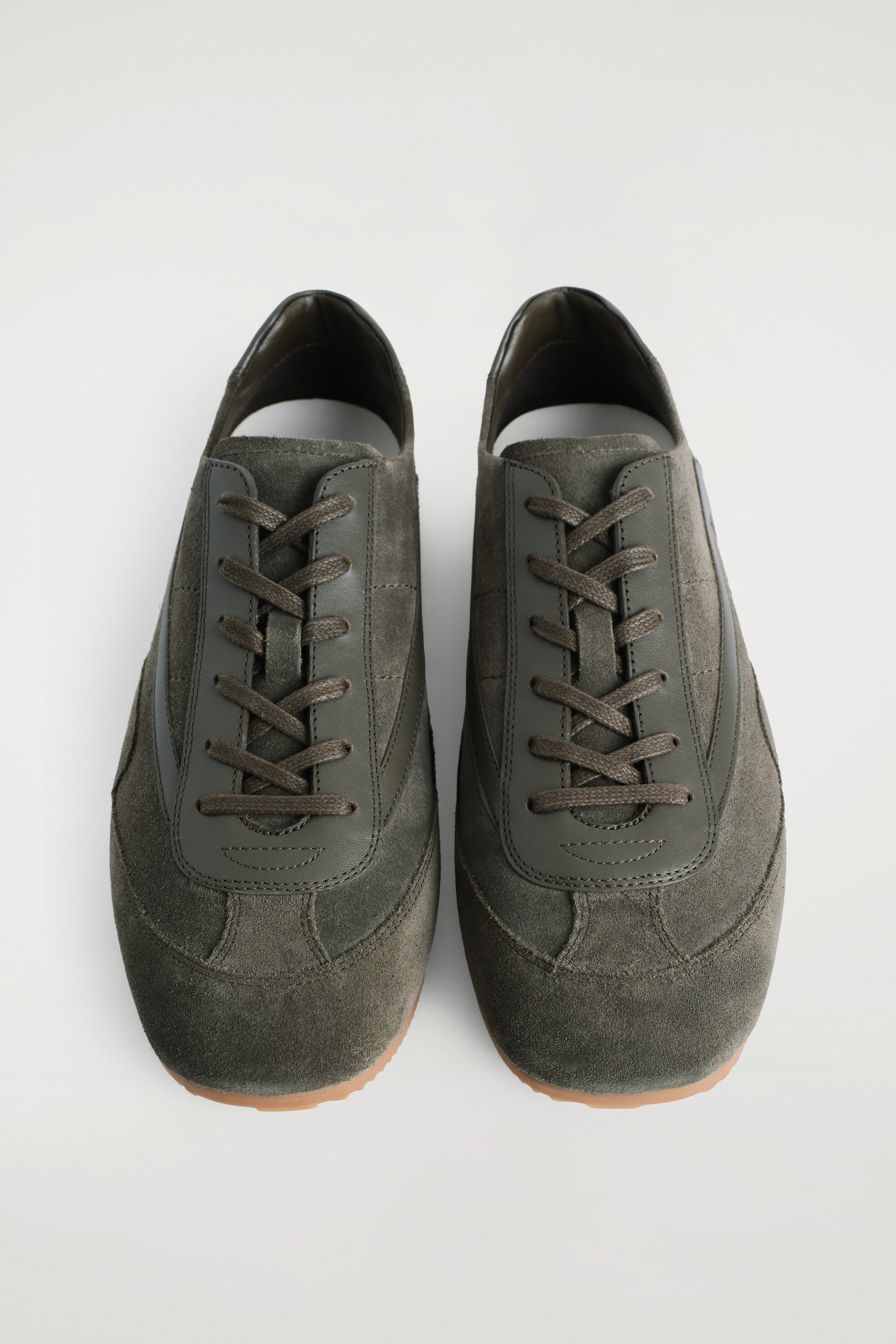 MINIMAL SUEDE SNEAKERS