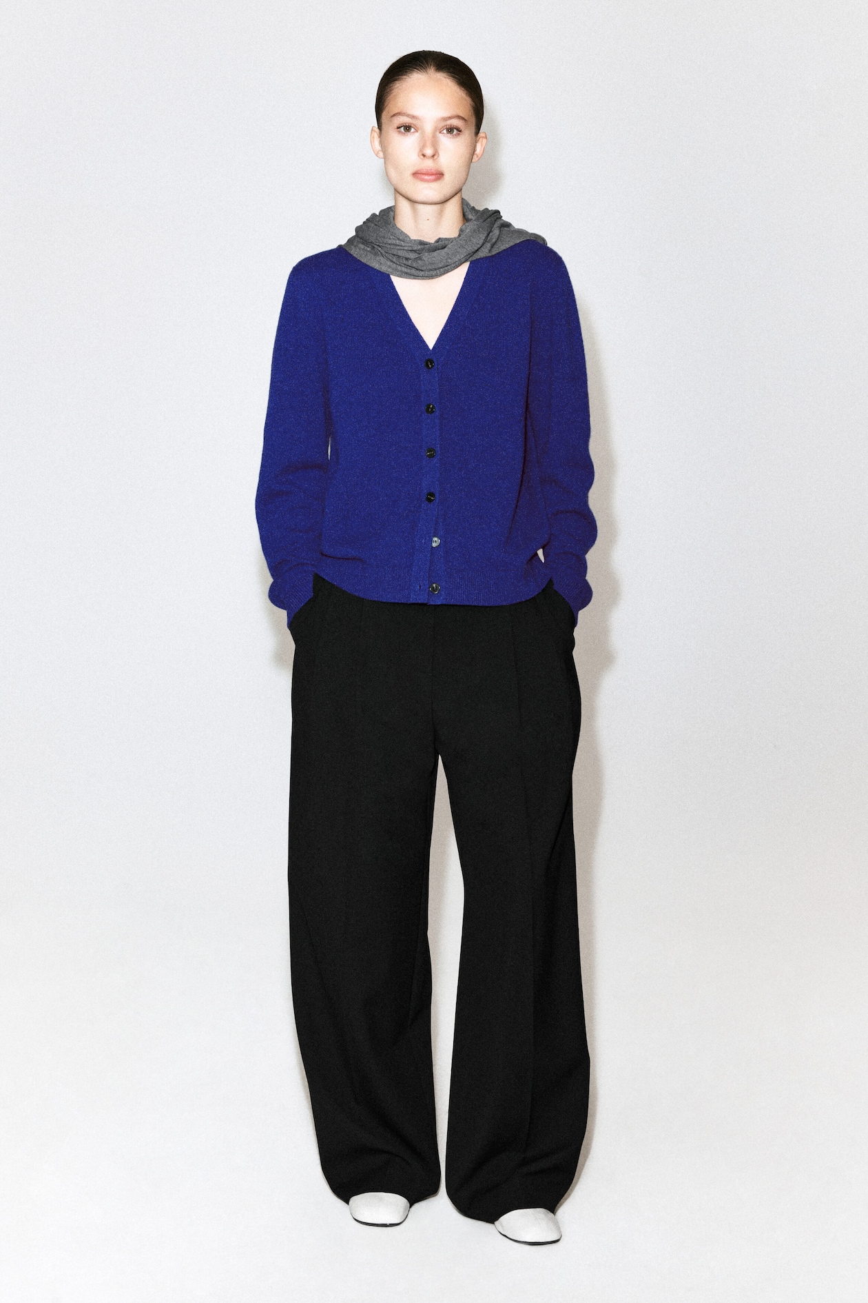 MERINO WOOL V-NECK CARDIGAN — COBALT BLUE