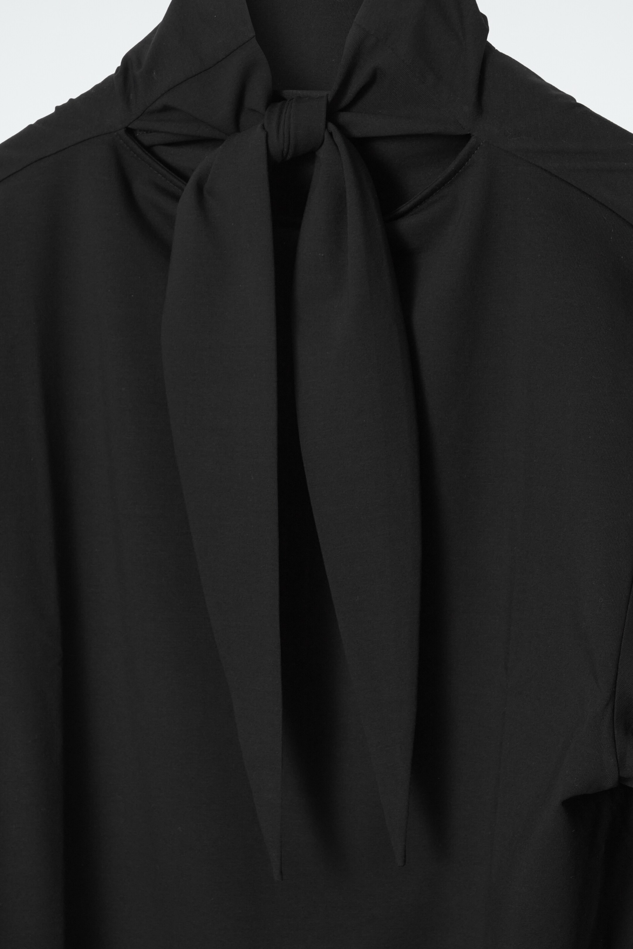 Ingrandisci l'immagine: TIE-NECK JERSEY TOP - BLACK - DONNA | H&M CH 2