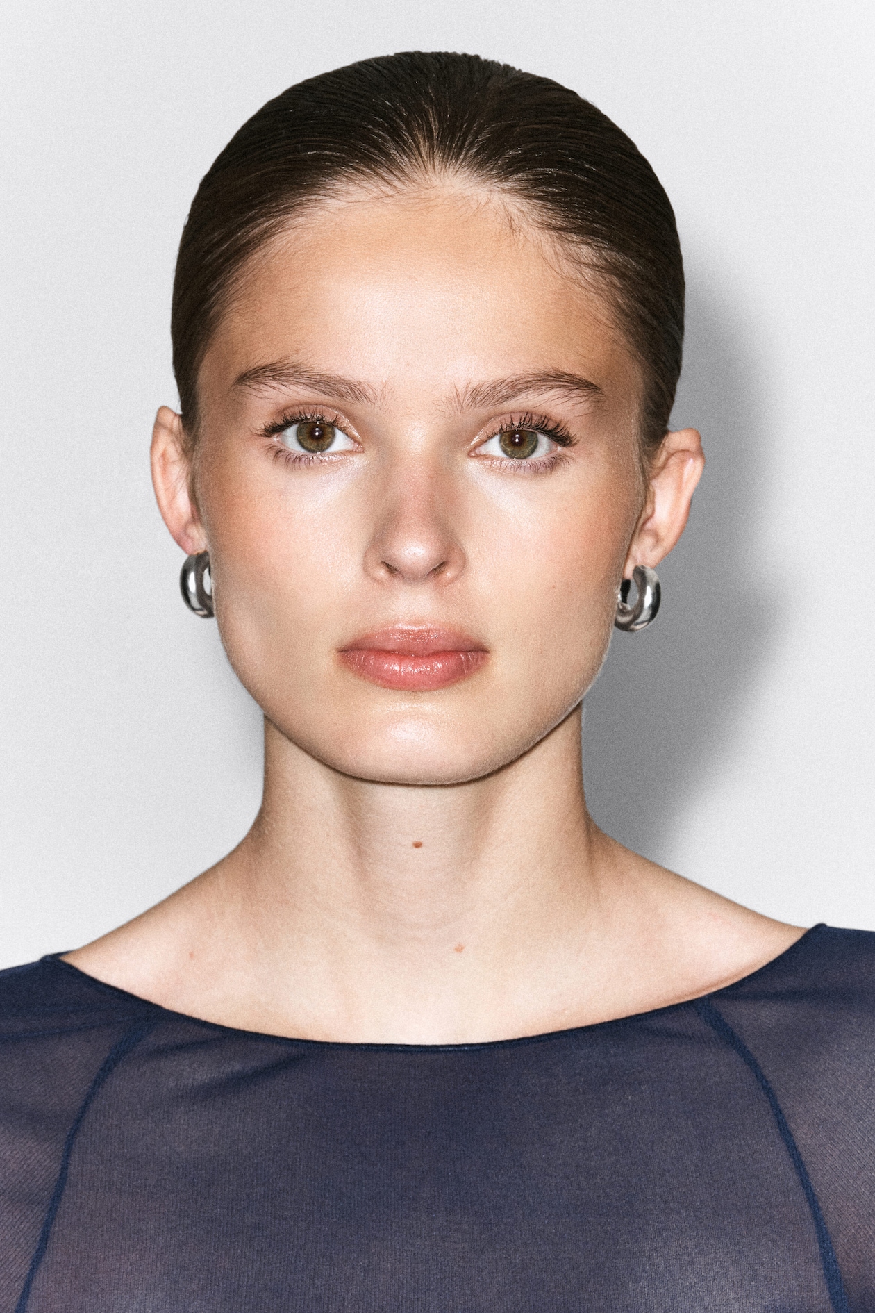 MINI CHUNKY HOOP EARRINGS — SILVER